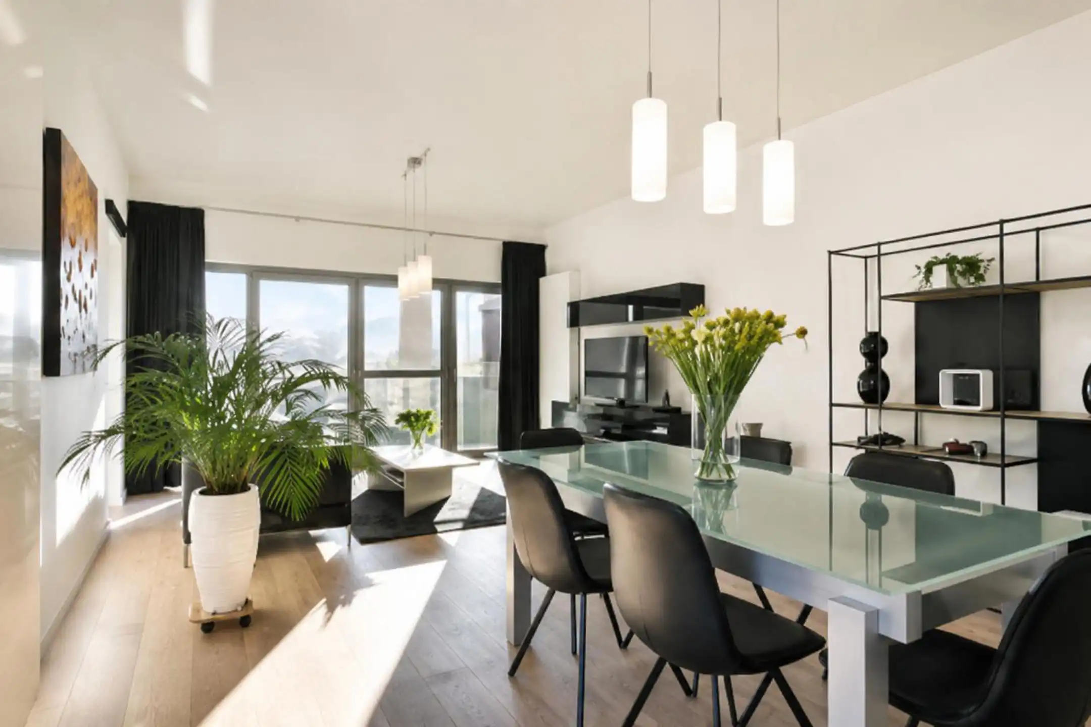 RECENT 2-SLAAPKAMER-APPARTEMENT OP MOOIE LOCATIE foto {{pictureIndex}}