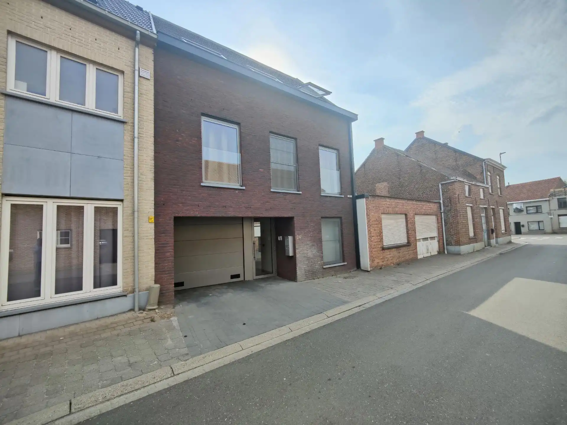 Gelijkvloers appartement met 1 slaapkamer, tuin & staanplaats foto {{pictureIndex}}