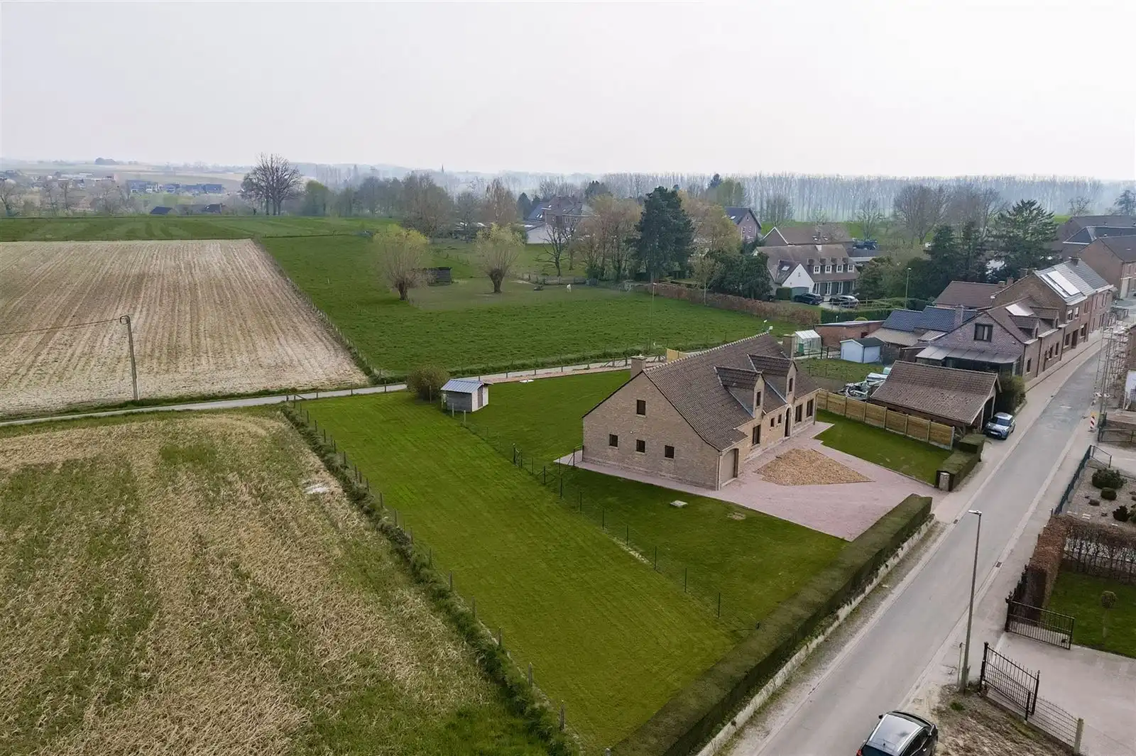 Landelijk gelegen 4-gevel villa - volledig vernieuwd foto 2