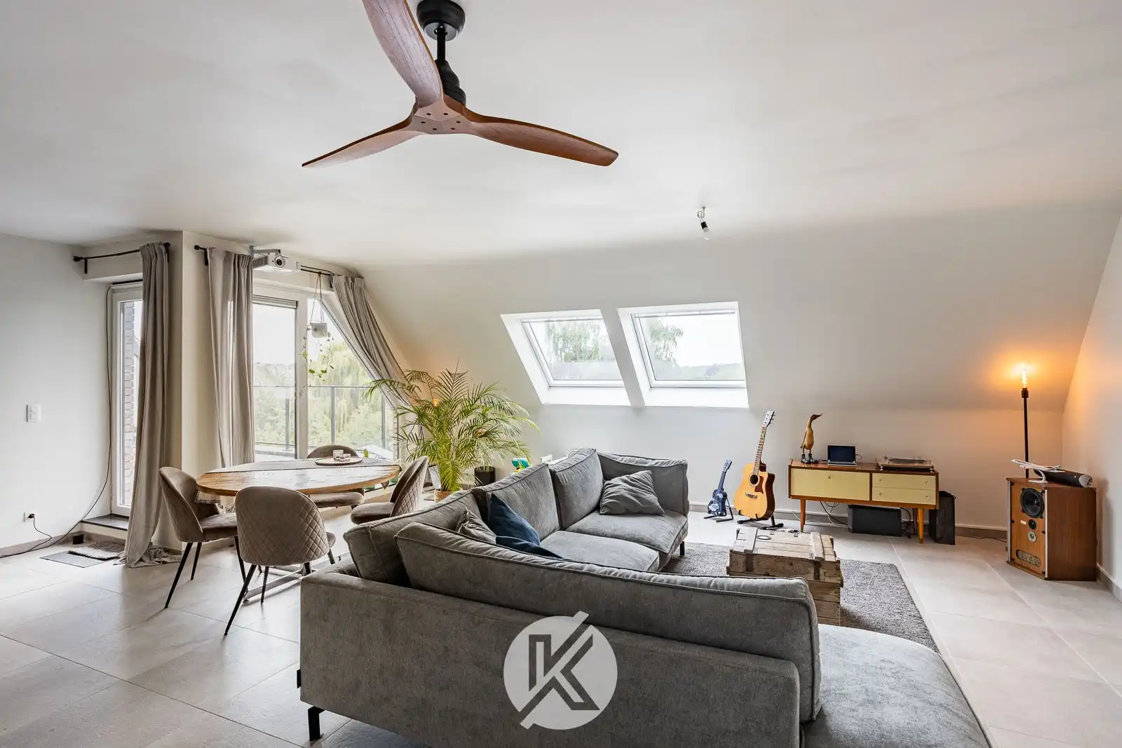 Elegant appartement met private garage foto 4
