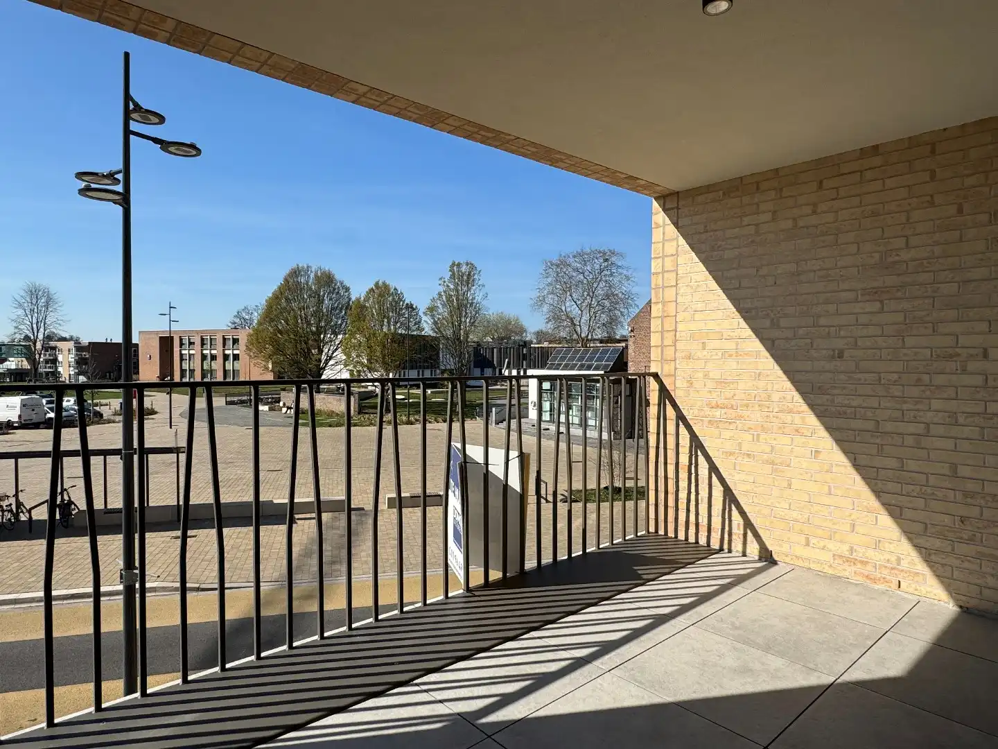 VOLLEDIG AFGEWERKT NIEUWBOUWAPPARTEMENT MET 2 SLAAPKAMERS, TERRAS, ONDERGRONDSE AUTOSTANDPLAATS EN KELDERBERGING IN RESIDENTIE "DE KWINT" TE ZONHOVEN  foto 10