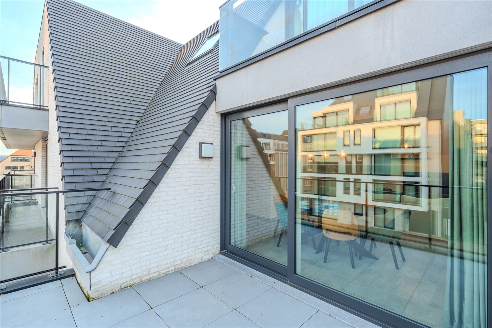 Modern 2 slaapkamer appartement in hartje Middelkerke foto 23