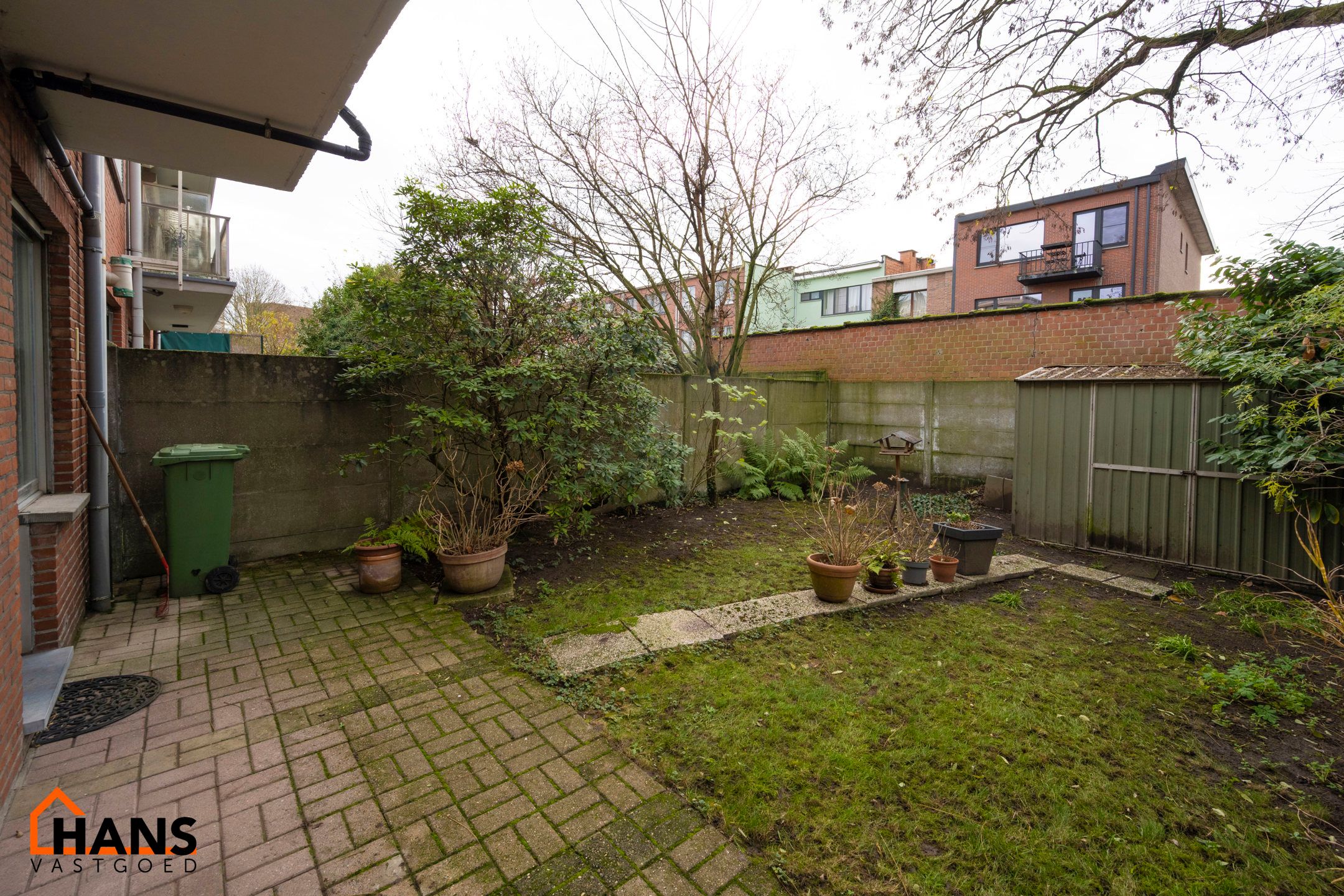 Recent gerenoveerd gelijkvloerappartement met stadstuin. foto 12