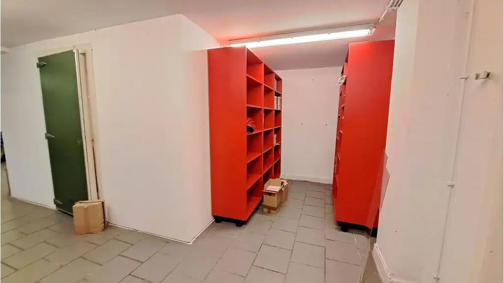 Ruime kantoor- of handelsruimte te huur in Zeebrugge foto 14