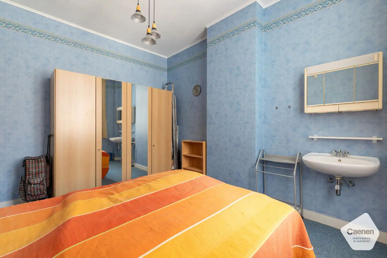 Te renoveren tweeslaapkamerappartement nabij het centrum en het strand foto 7