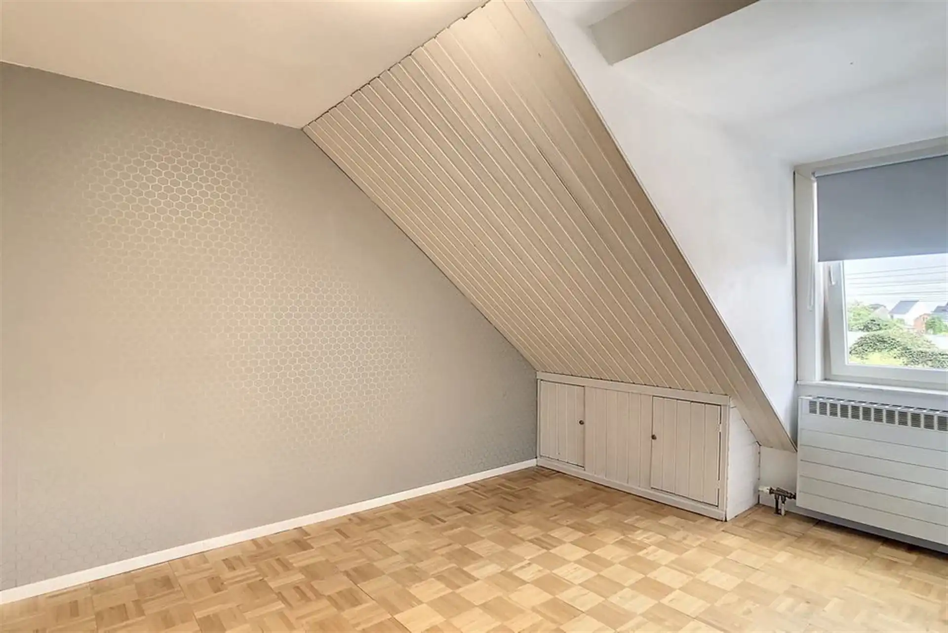 Instapklare half-open bebouwing met 3 slaapkamers en tuin foto 16