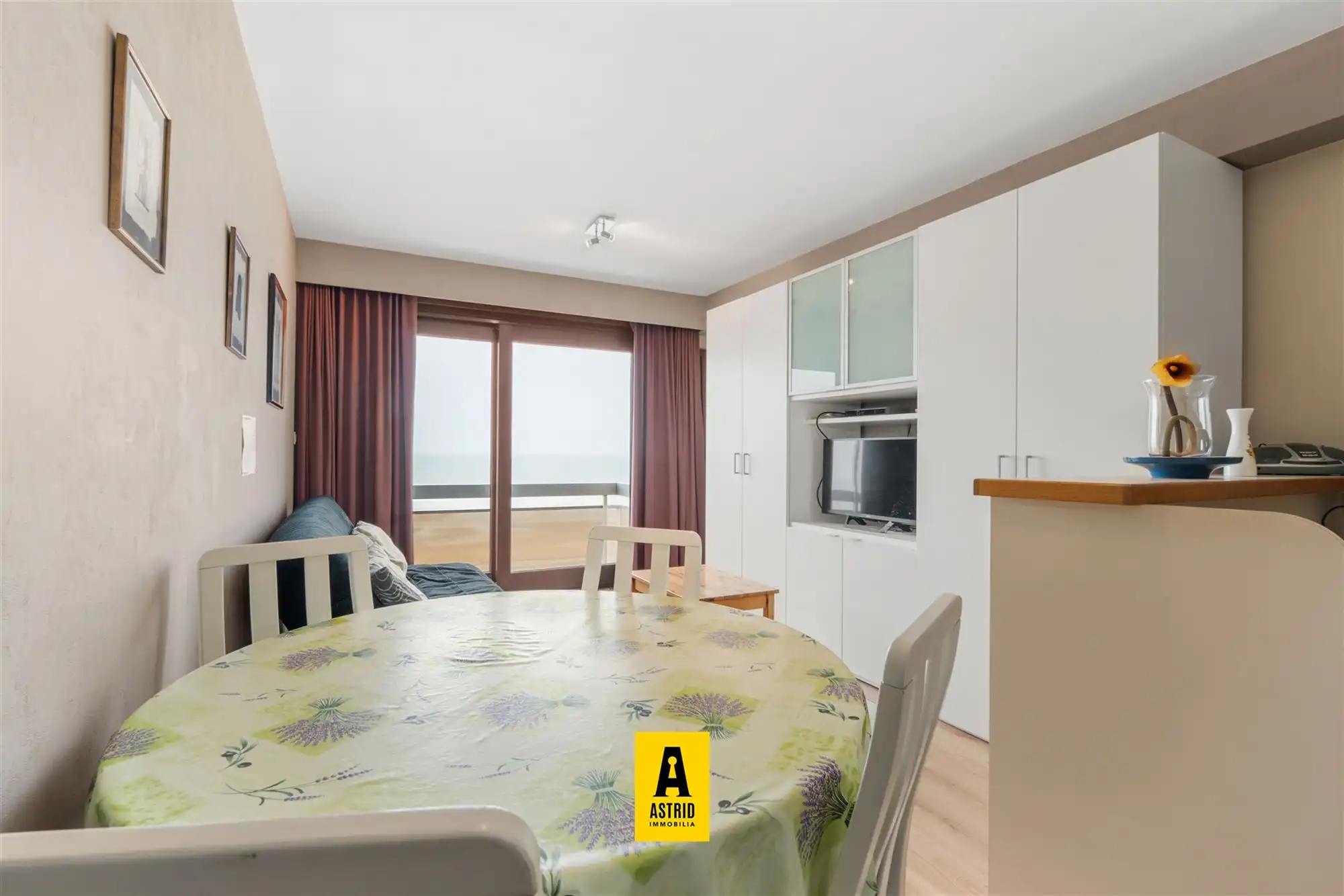 Studio met frontaal zeezicht op topligging! foto 8