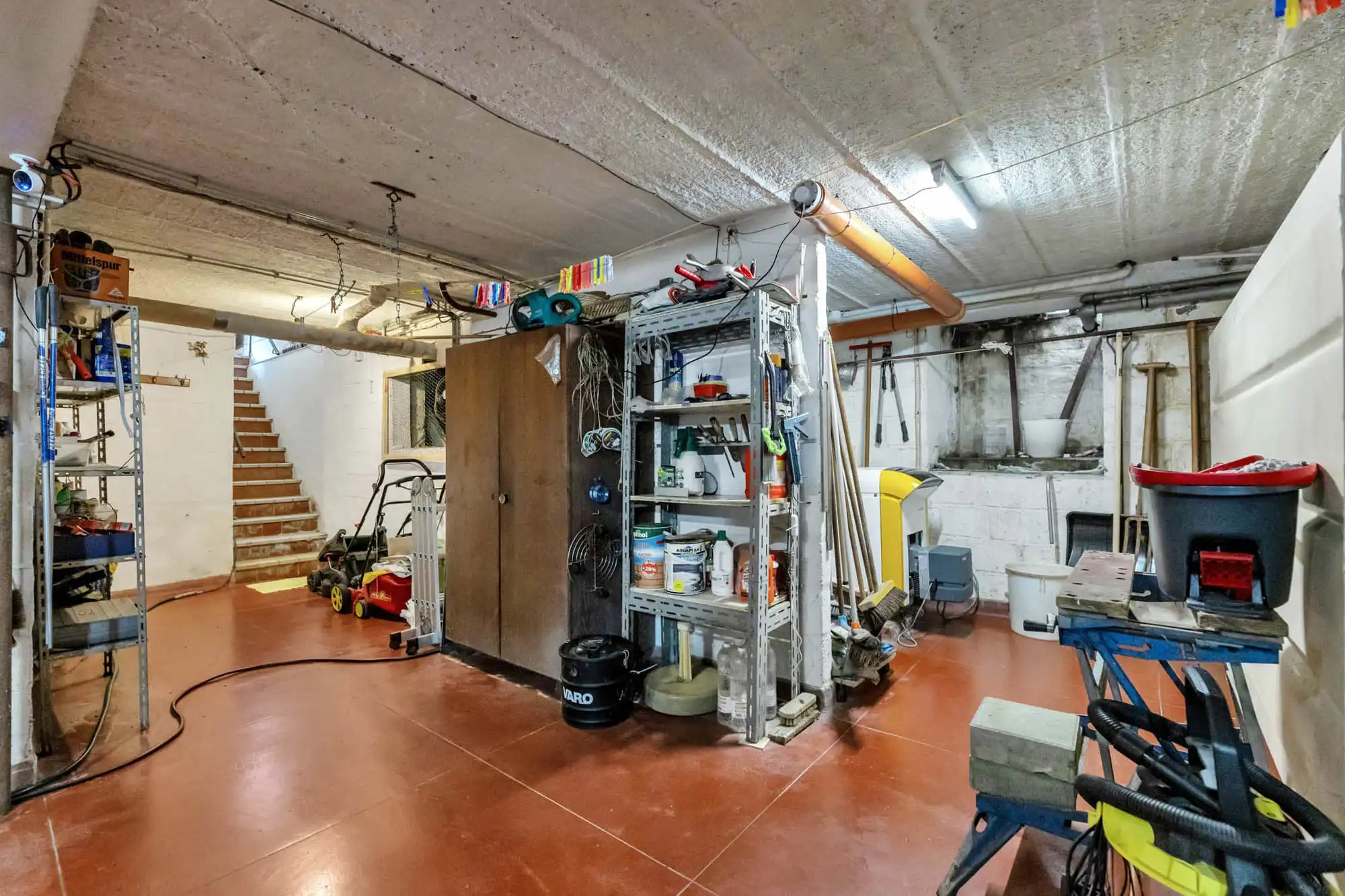 Bungalow met garage en tuintje op strategische ligging foto 20