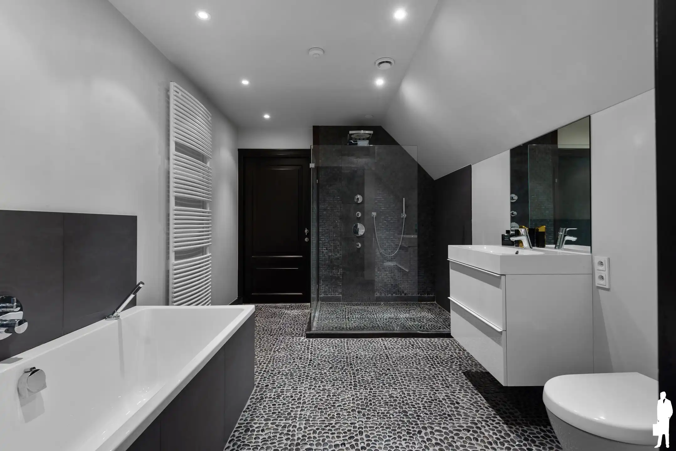 Exclusieve villa met zwembad op een perceel van 6.420 m² foto 36