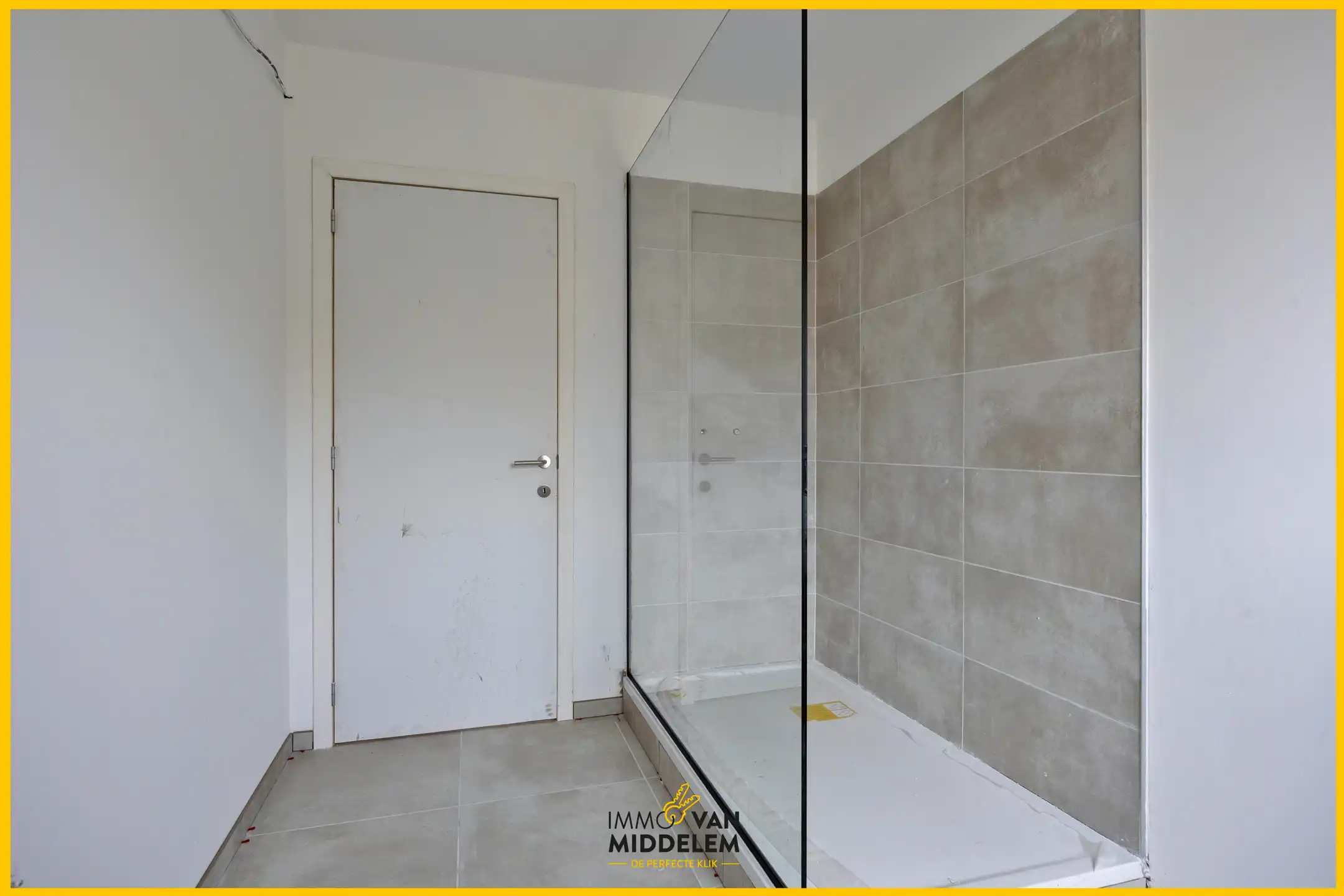 INSTAPKLARE NIEUWBOUWWONING MET 4 KAMERS, GARAGE EN TUIN foto 9