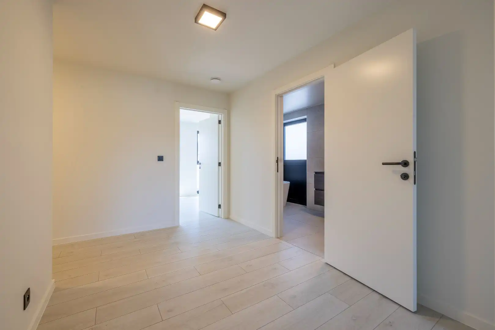 HALF OPEN NIEUWBOUW BEN-WONING MET 3 SLK, GARAGE, TERRAS EN TUIN foto 19