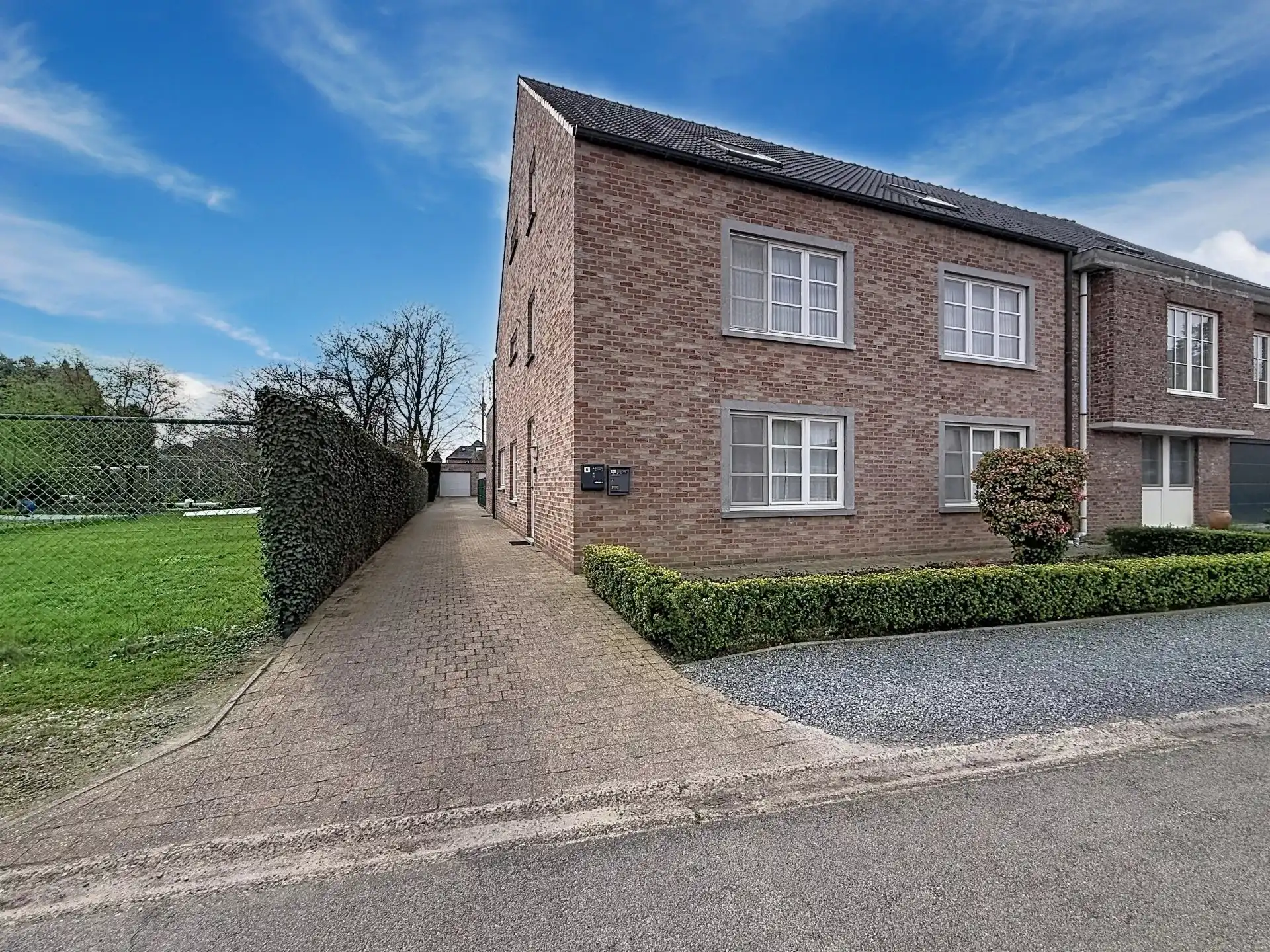 Te koop: Ruim duplex appartement met 4 slaapkamers in Lommel foto 39