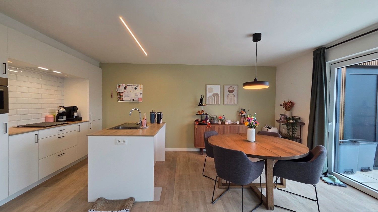 Energiezuinig en recent appartement met 2 slaapkamers en ruim 90m² woonoppervlakte foto 7