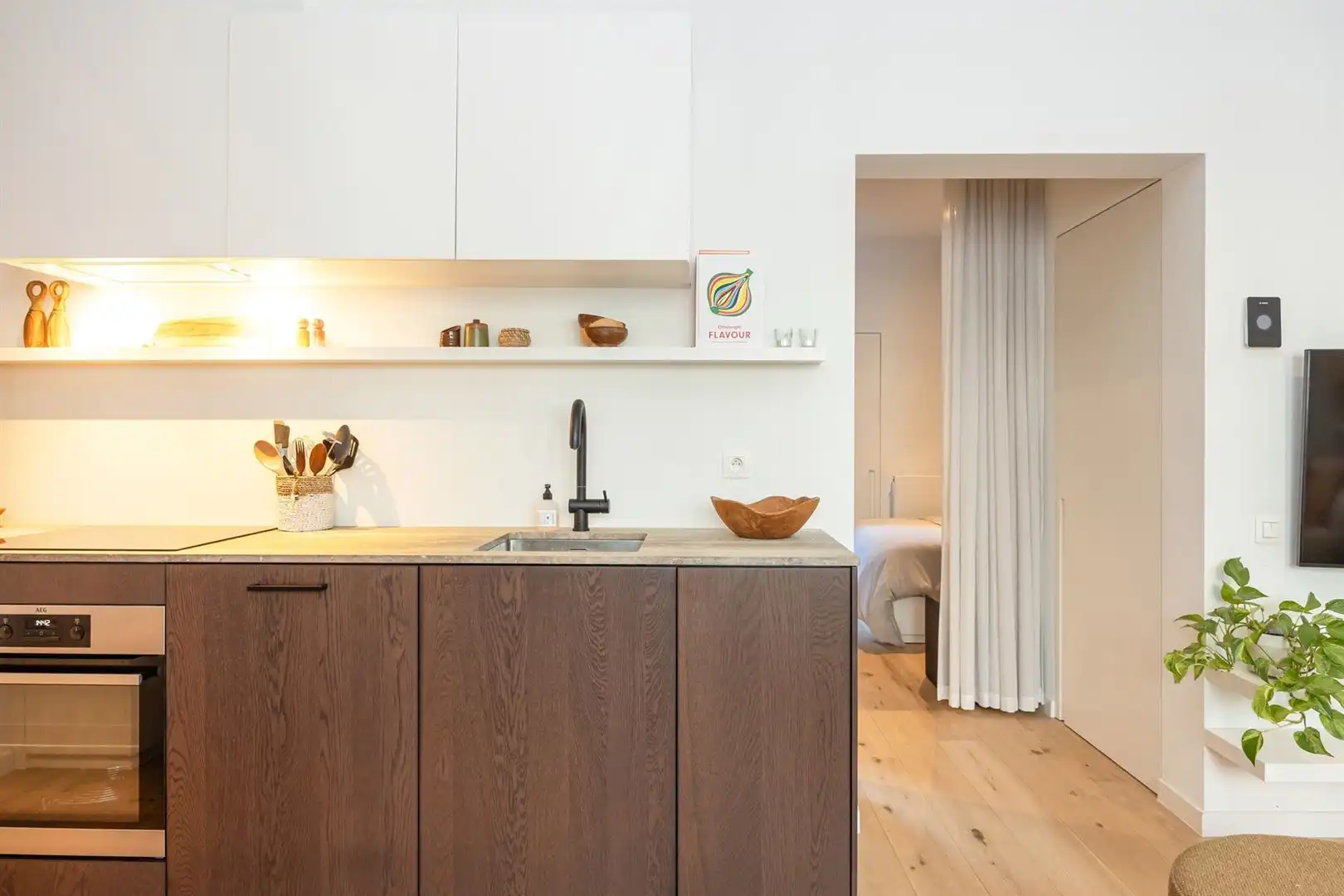 Stijlvol éénslaapkamer appartement met terras foto 6