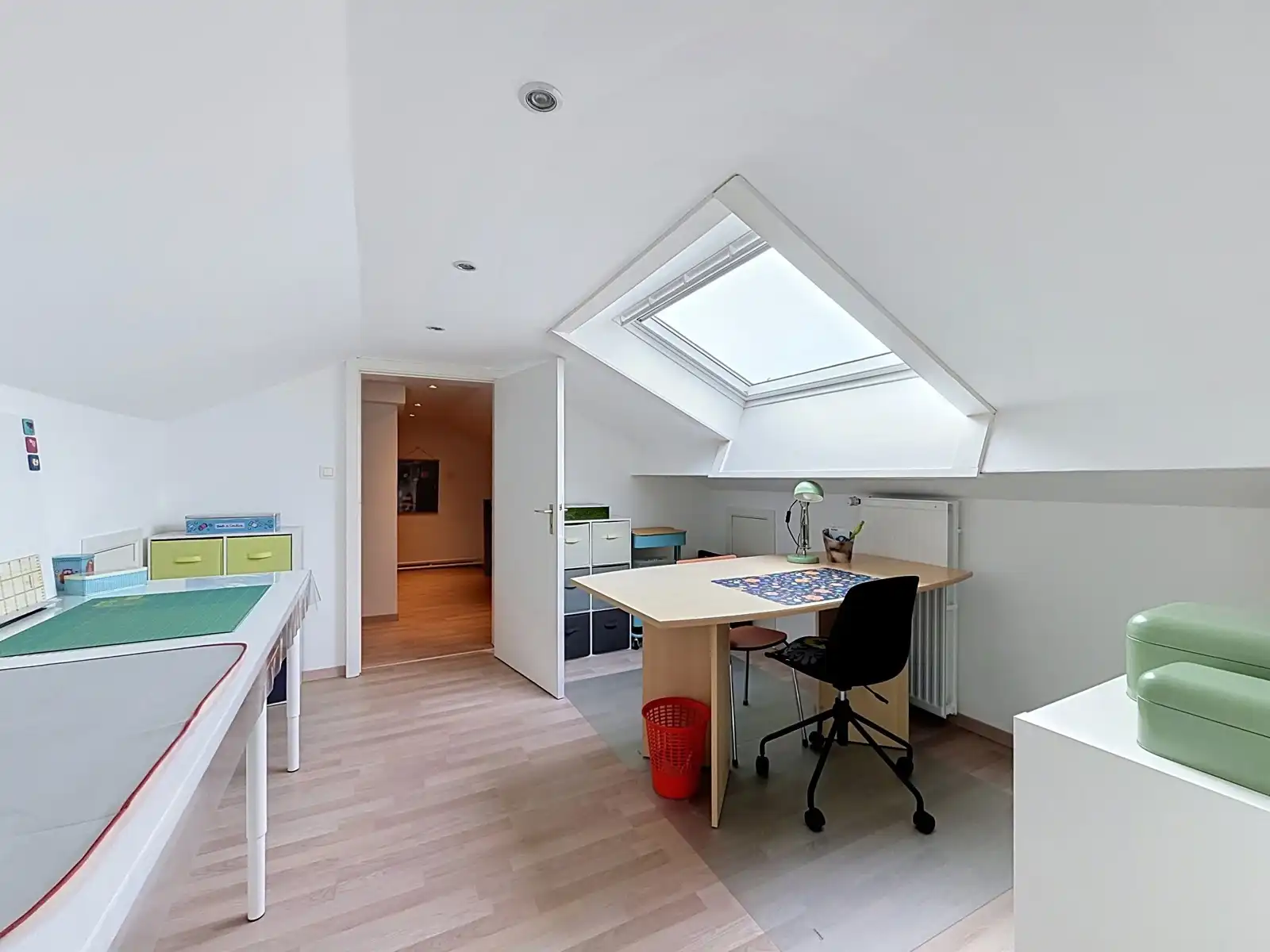 Charmante woning met 4 SLPK, Garage én Tuin! foto 18