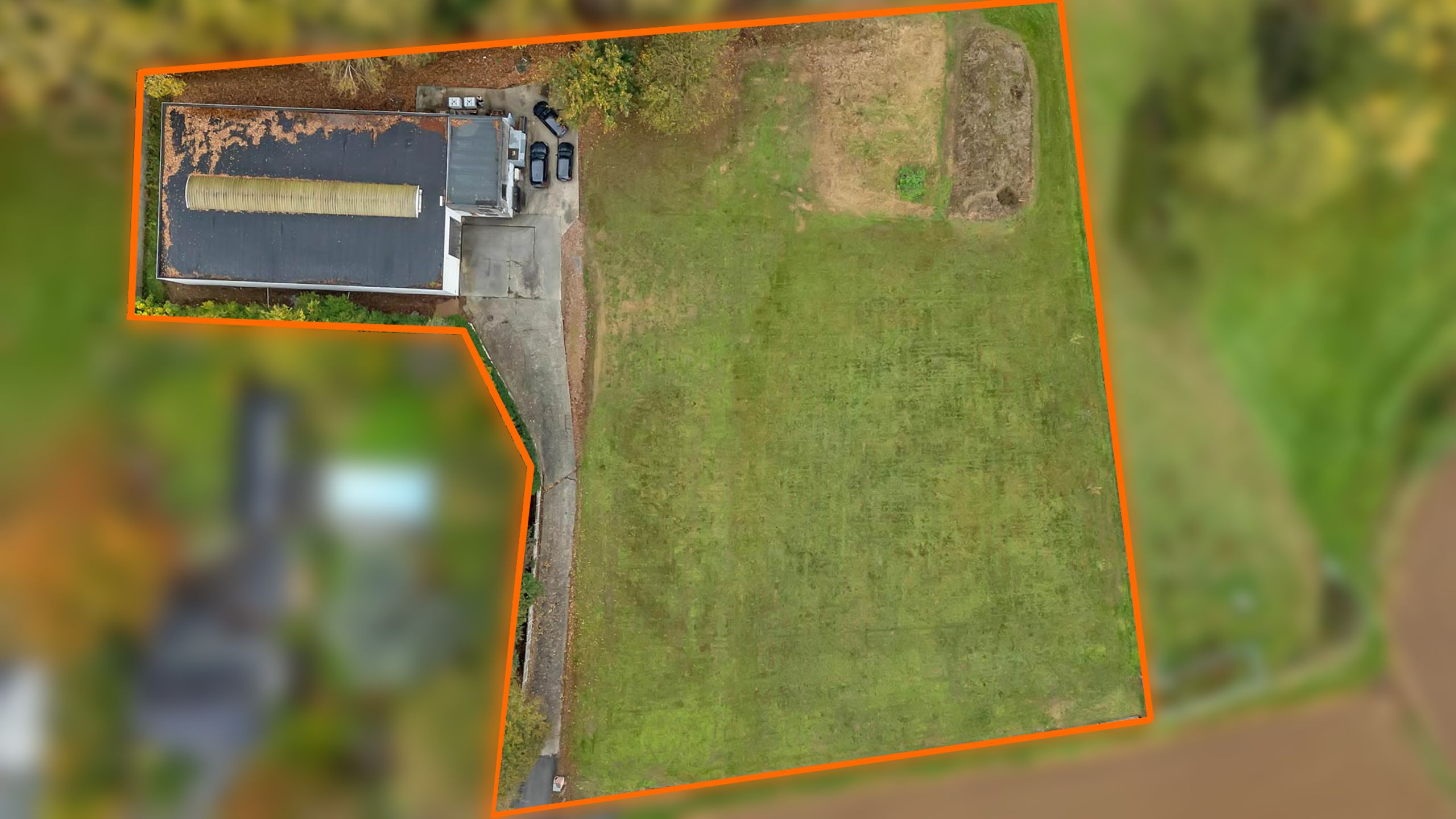 Loods (600m²)  met woonmogelijkheid op rustige locatie foto 2