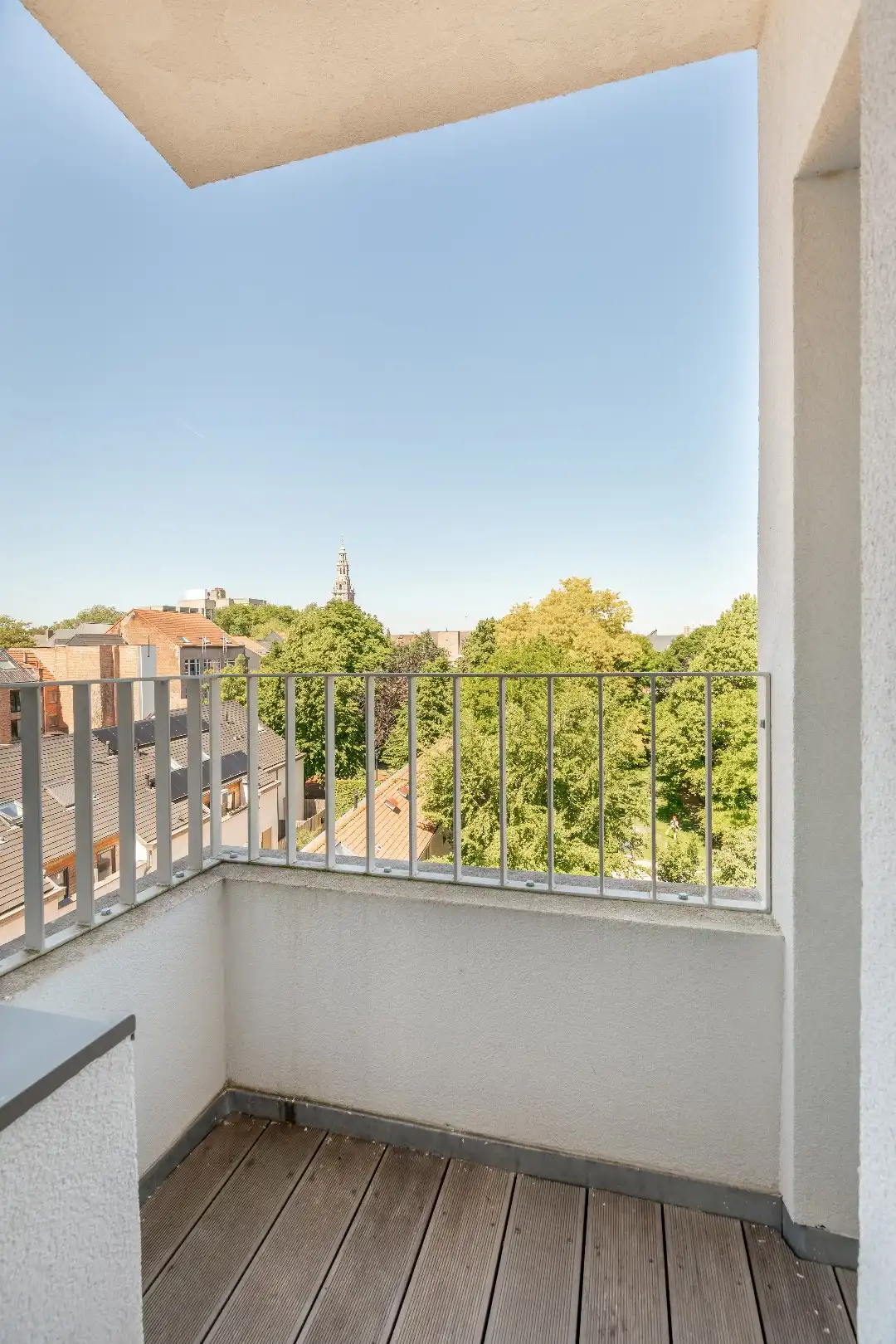 Deels bemeubeld 1-slaapkamer appartement foto 10