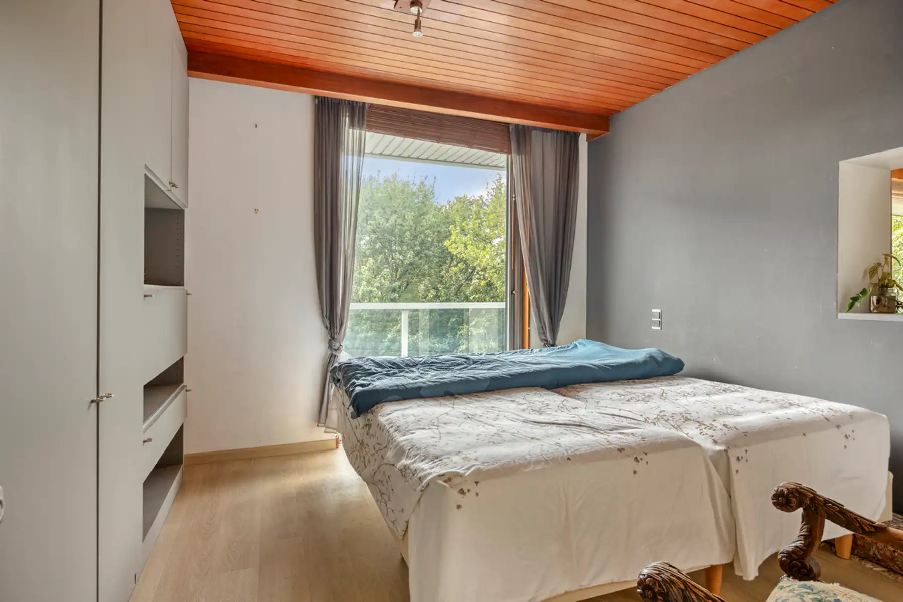 4-slaapkamer en 2-badkamer appartement (150 m²) in Berchem. foto 15