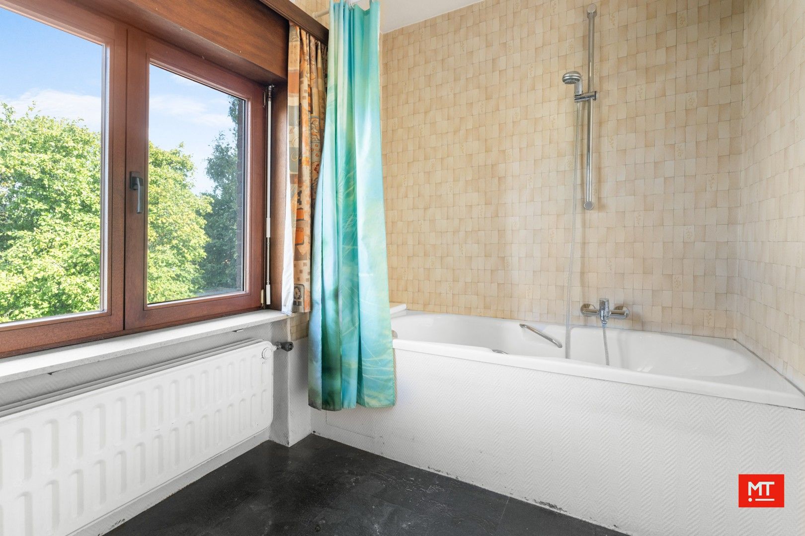 Kloeke, halfopen woning met 3 slaapkamers, garage en tuin op een rustige locatie in Wervik foto 13