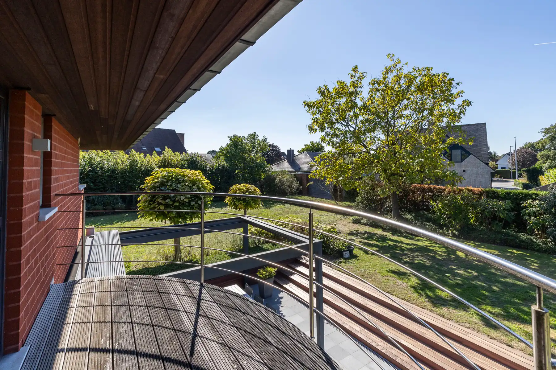 Stijlvolle villa met 5 slpks, bureau en dubbele garage foto 9
