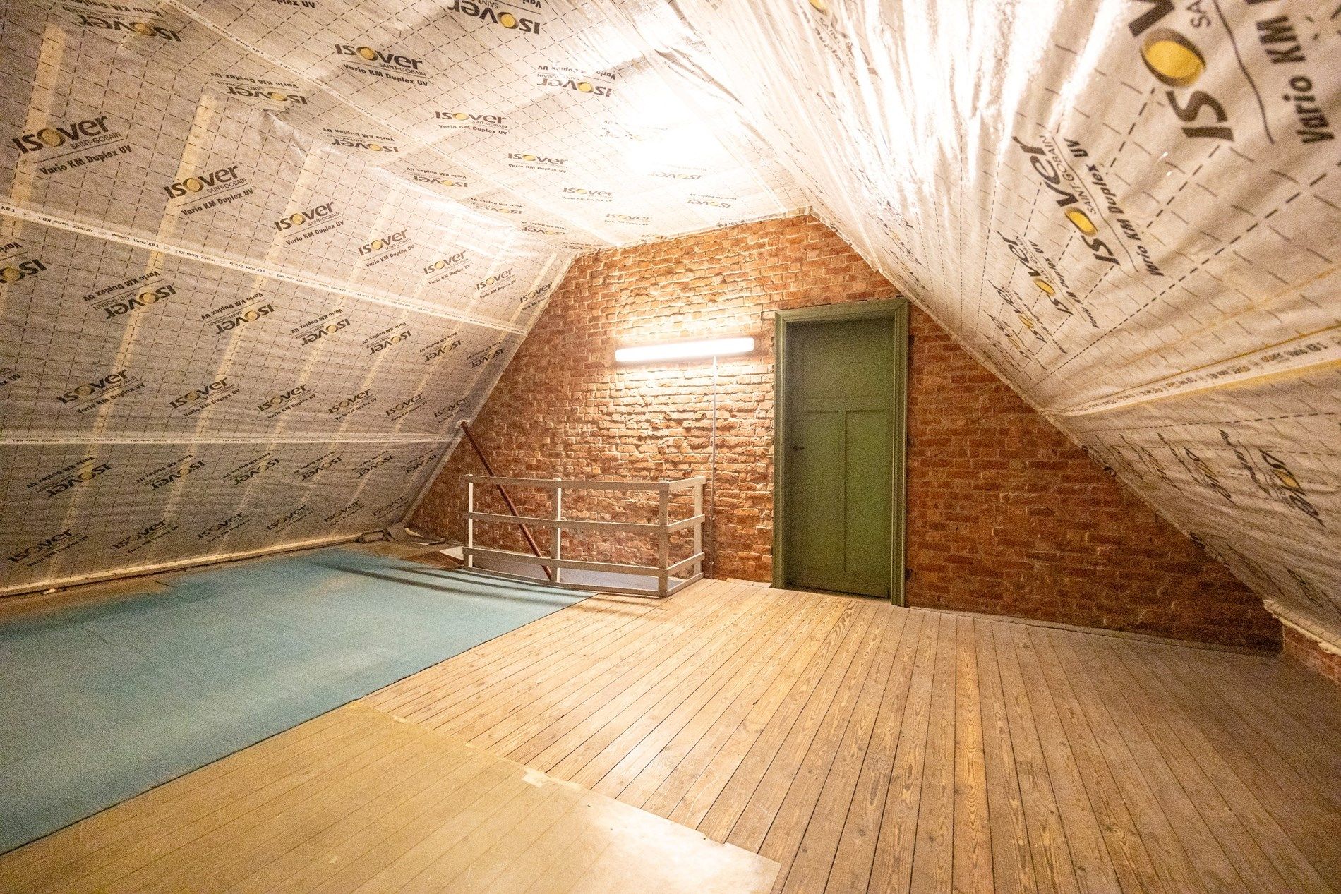 CHARMANTE BURGERWONING MET GARAGE foto 16