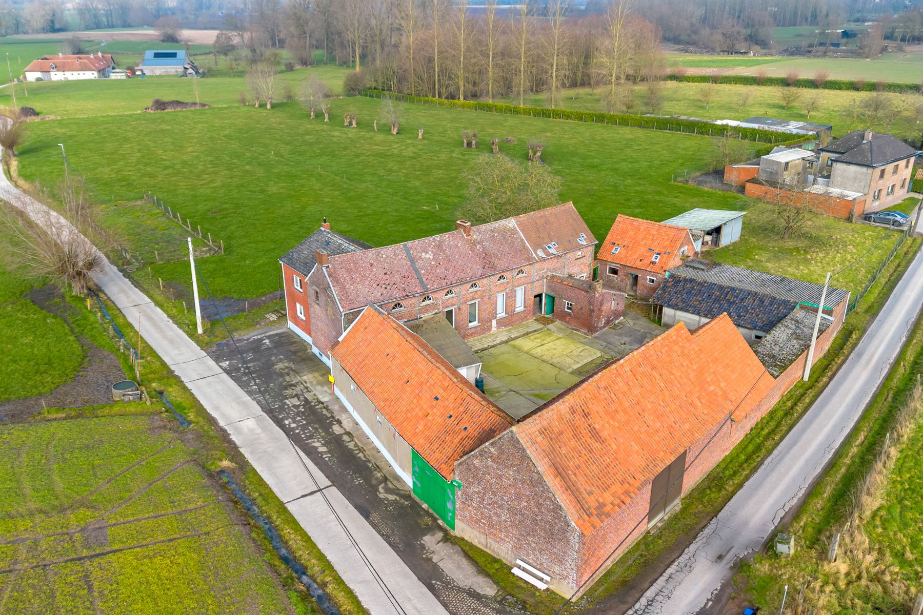 Hoeve + boomgaarden voor Para-agrarisch gebruik! foto 3