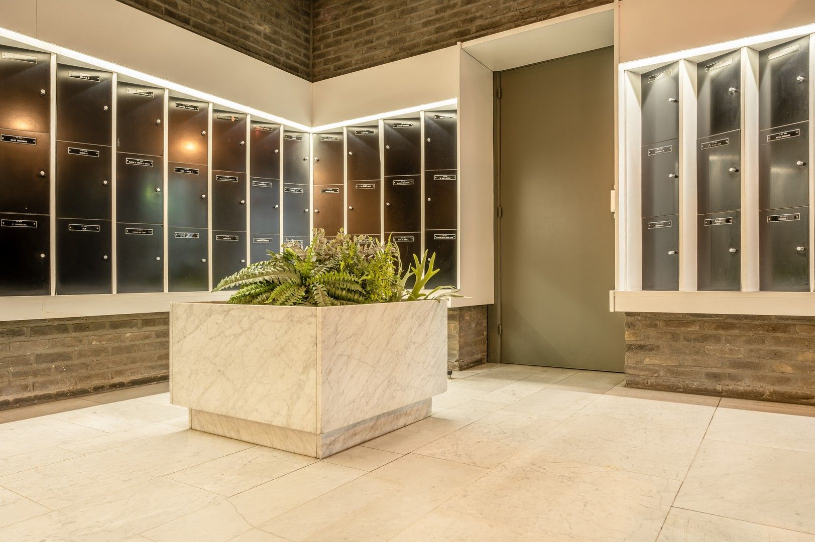 Te renoveren appartement op toplocatie! foto 13