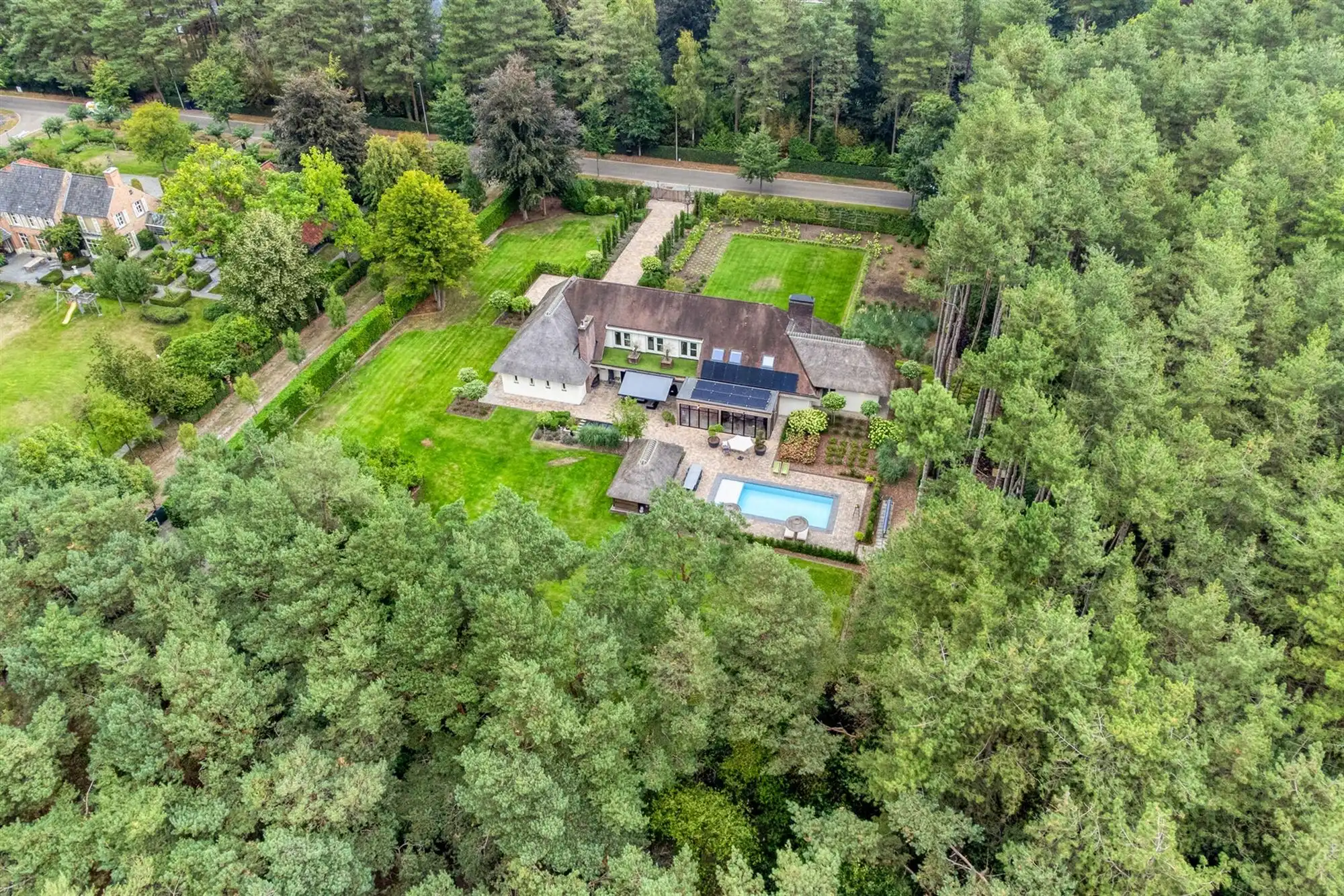 Landelijke luxe: unieke villa op 7.188 m² privé-domein foto 76