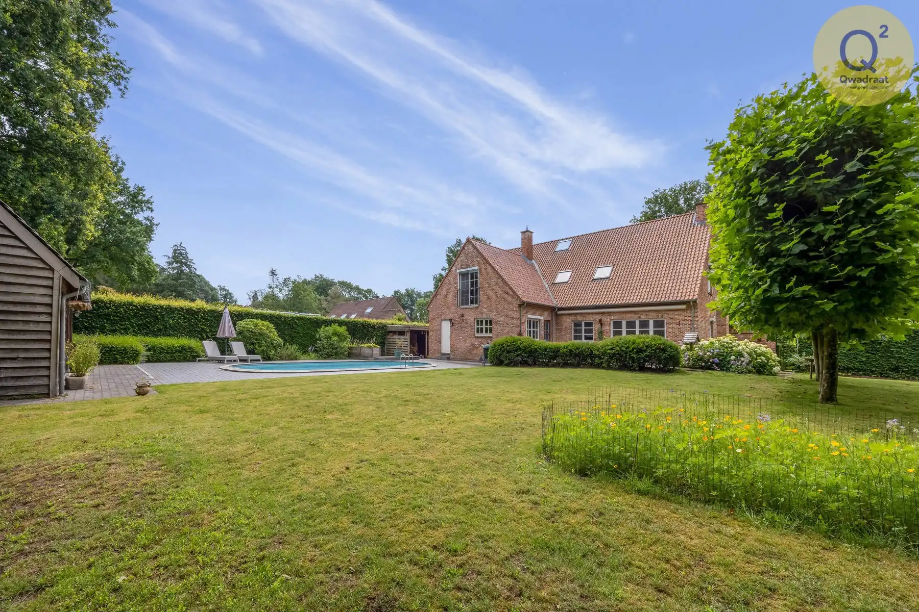 Rustig gelegen villa van met zwembad en poolhouse  foto {{pictureIndex}}