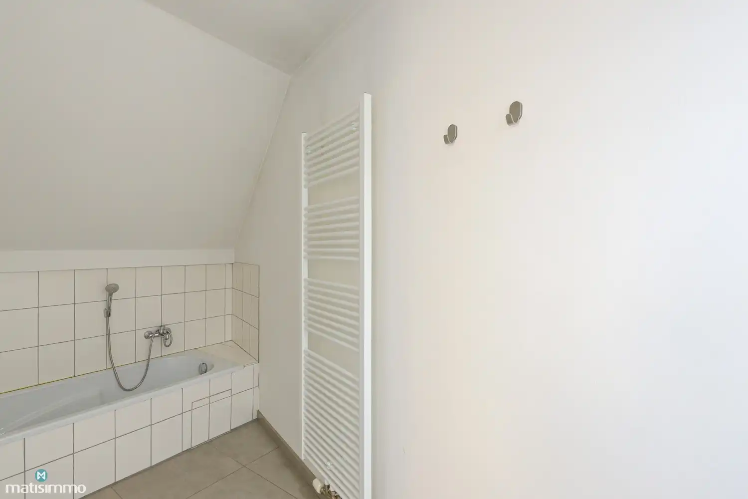 DUPLEXAPPARTEMENT MET 3 SLAAPKAMERS, TERRAS EN ONDERGRONDSE AUTOSTAANPLAATS NABIJ HET CENTRUM VAN BILZEN foto 15