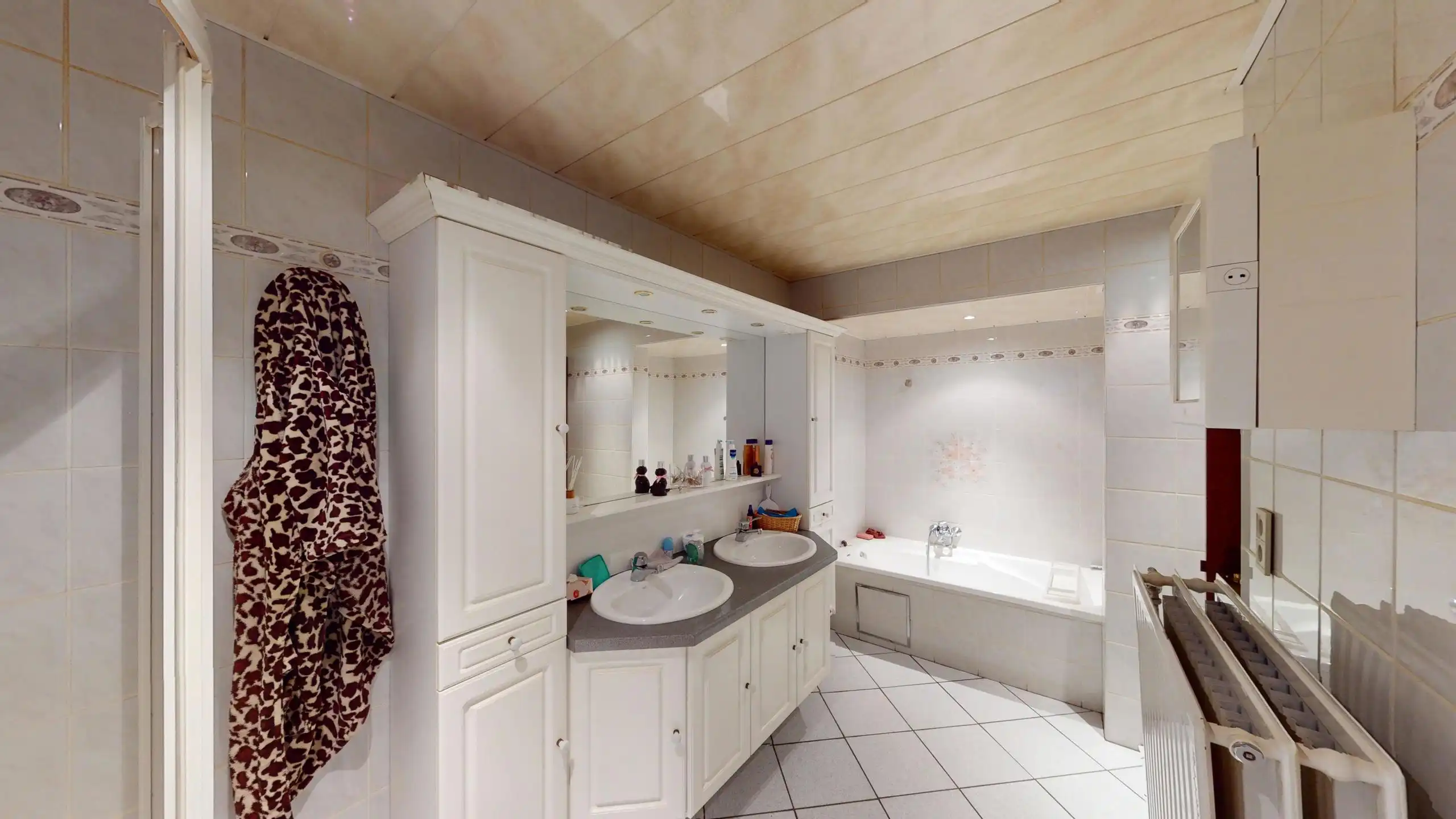 Opbrengst eigendom met 3 vergunde entiteiten! foto 29