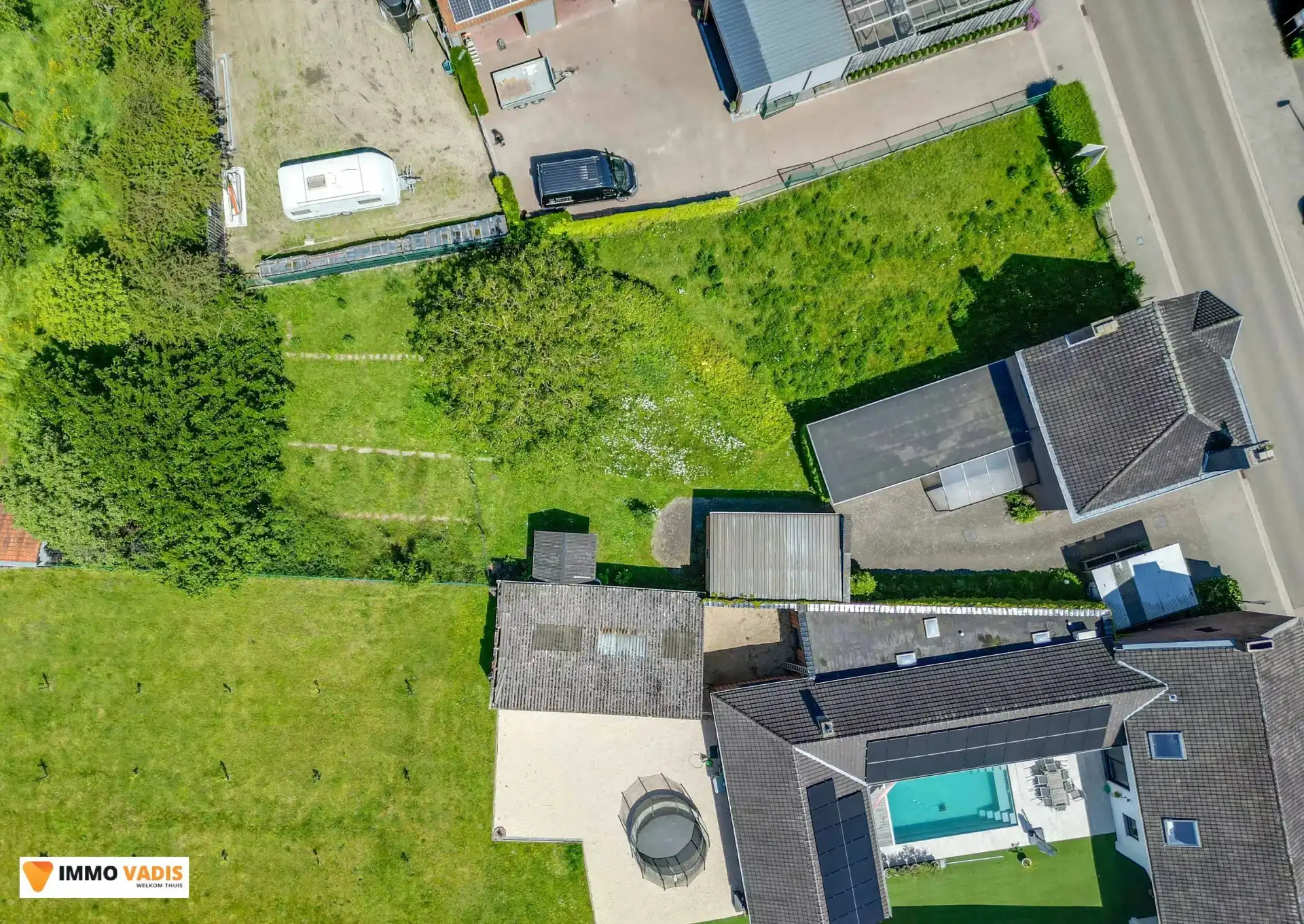 Ruime gezinswoning met 3 slaapkamers, garage en tuin foto 21