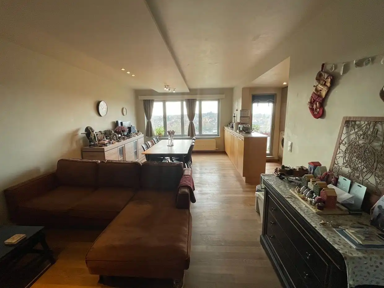 Gezellig en instapklaar appartement met loftgevoel, garagebox en prachtig uitzicht foto 2