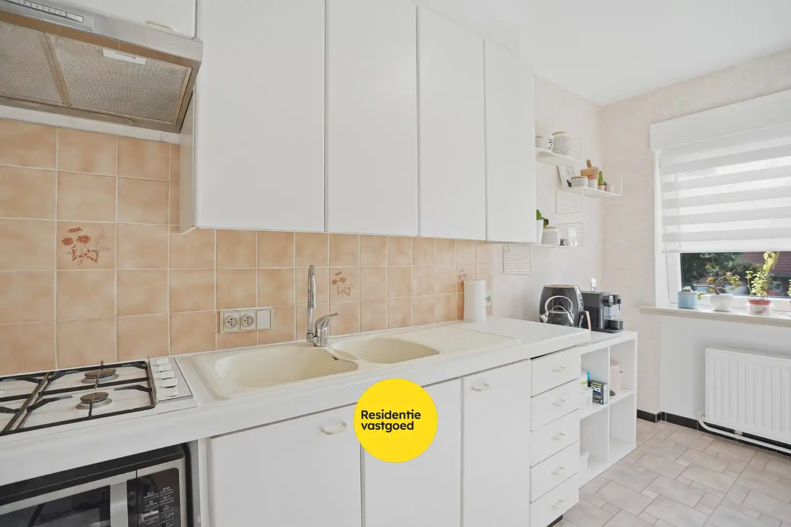 Instapklaar appartement met 2 slpks en garage te Sint-Andries! foto 5