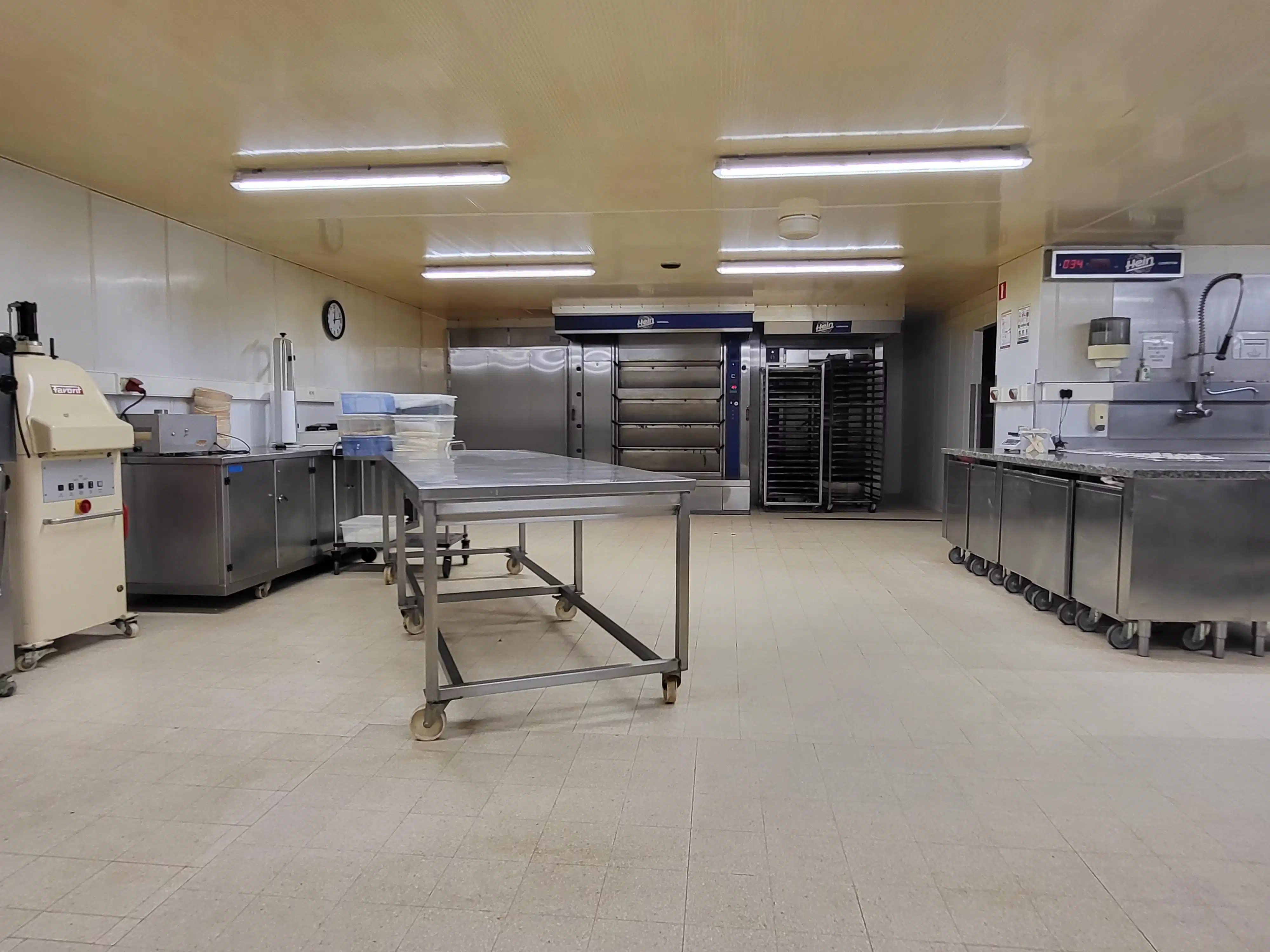 Handelspand met woongelegenheid en ruime tuin in het charmante Sint-Maria-Lierde foto 10