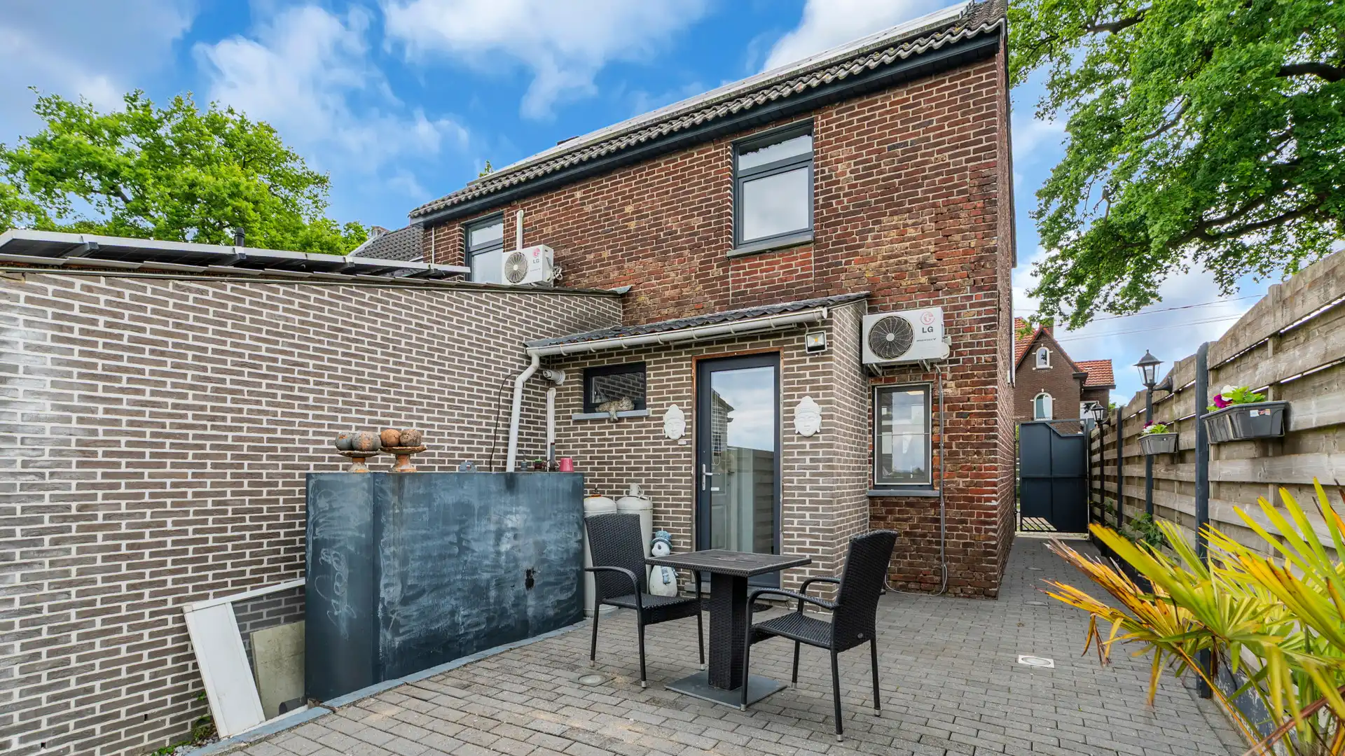 Gerenoveerde woning met handelspand te Dilsen-Stokkem foto 29