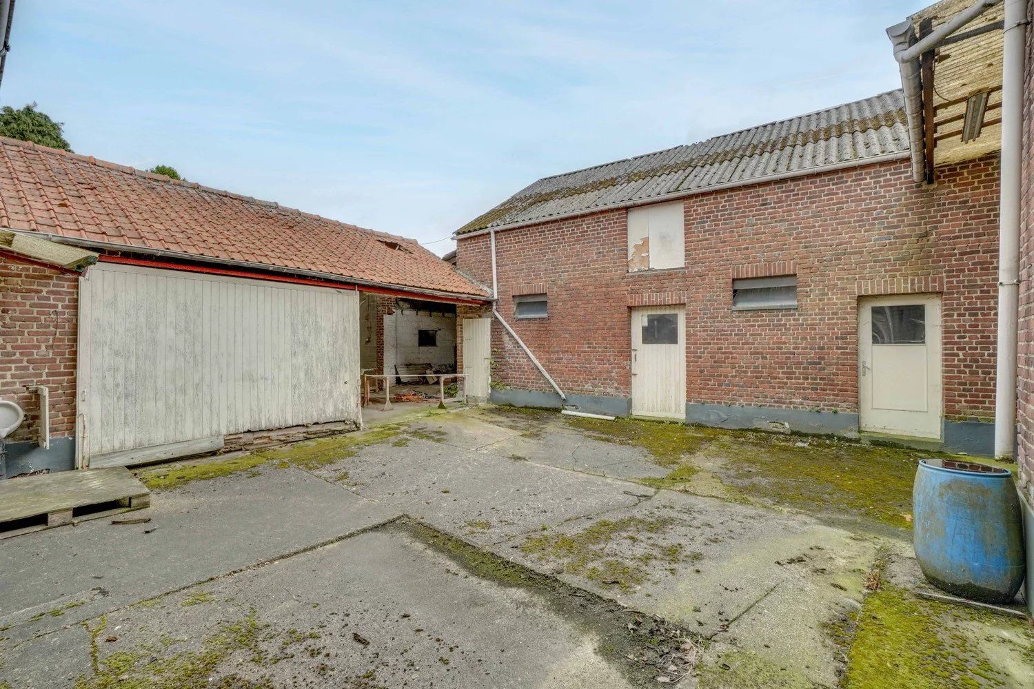 Hoeve op ruim perceel met extra bouwgrond foto 28