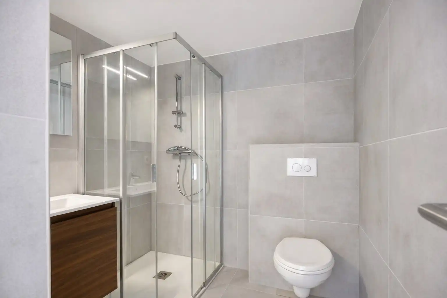 Nieuwbouw studio met terras van 9m2 in hartje Leuven met kelderberging en parkeermogelijkheden! 6% BTW mogelijk! foto 3