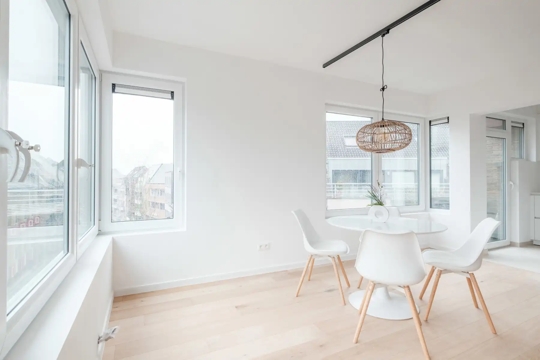 Prachtig gerenoveerd appartement aan de Markt in Gistel. foto 5