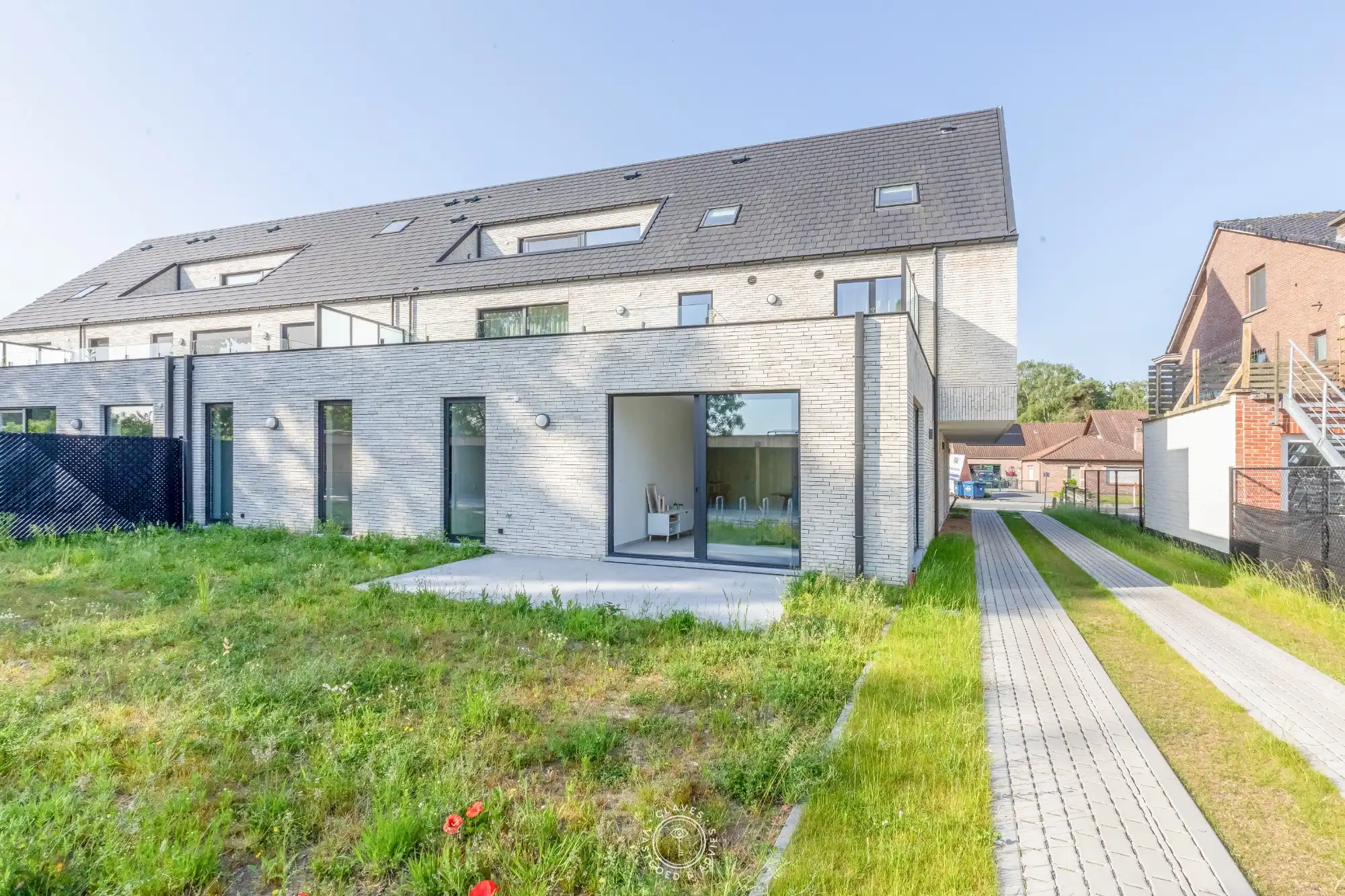 Deluxe drieslaapkamerappartement met privatieve tuin foto 10