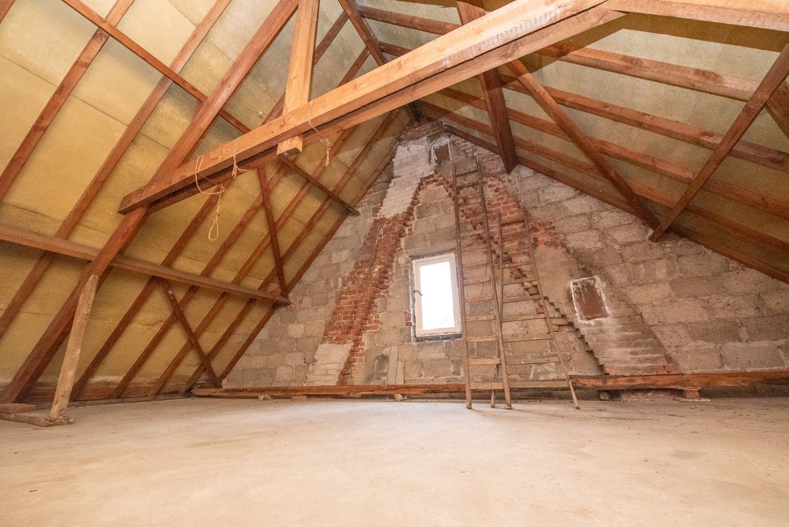 Te koop in Waregem – Halfopen bebouwing met renovatiepotentieel! foto 12