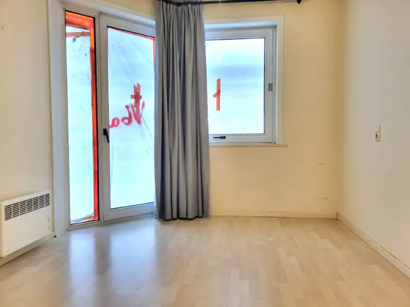 Ruim 2-slaapkamer appartement met zeezicht te koop foto 7