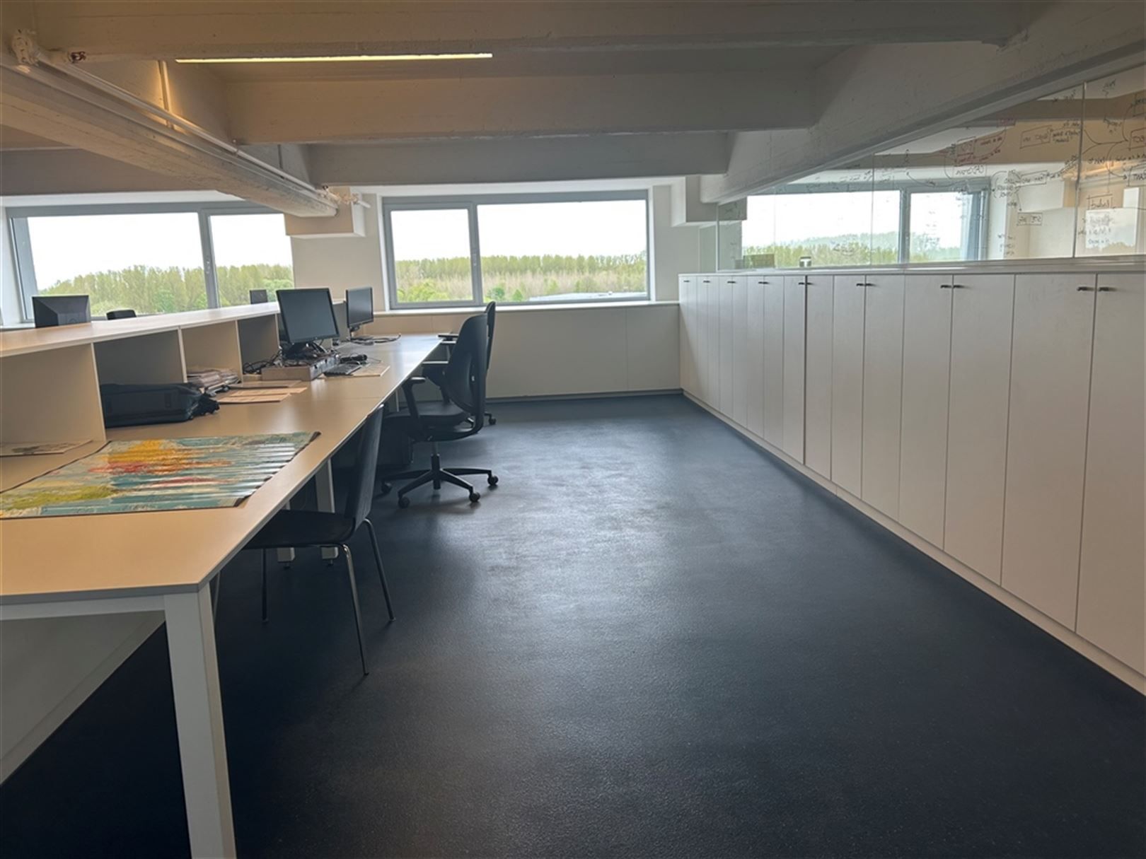 Kantoorgebouw foto 12