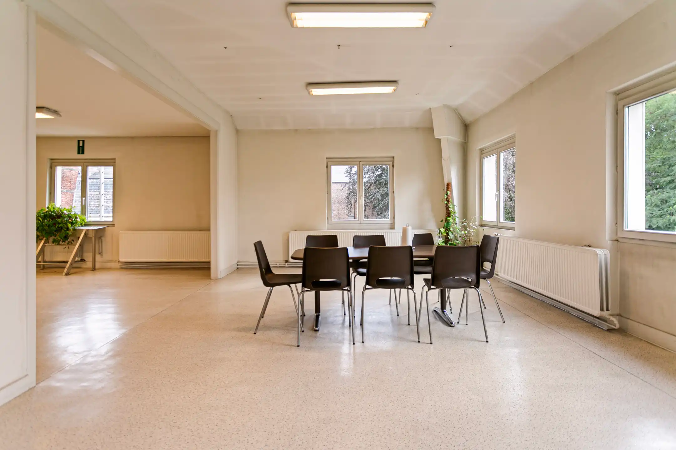 ANTWERPEN - Majestueus gebouw met parking foto 17