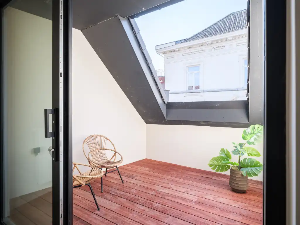 Hoogwaardig gerenoveerd duplex appartement met zonnig terras in het centrum van Gent foto 9