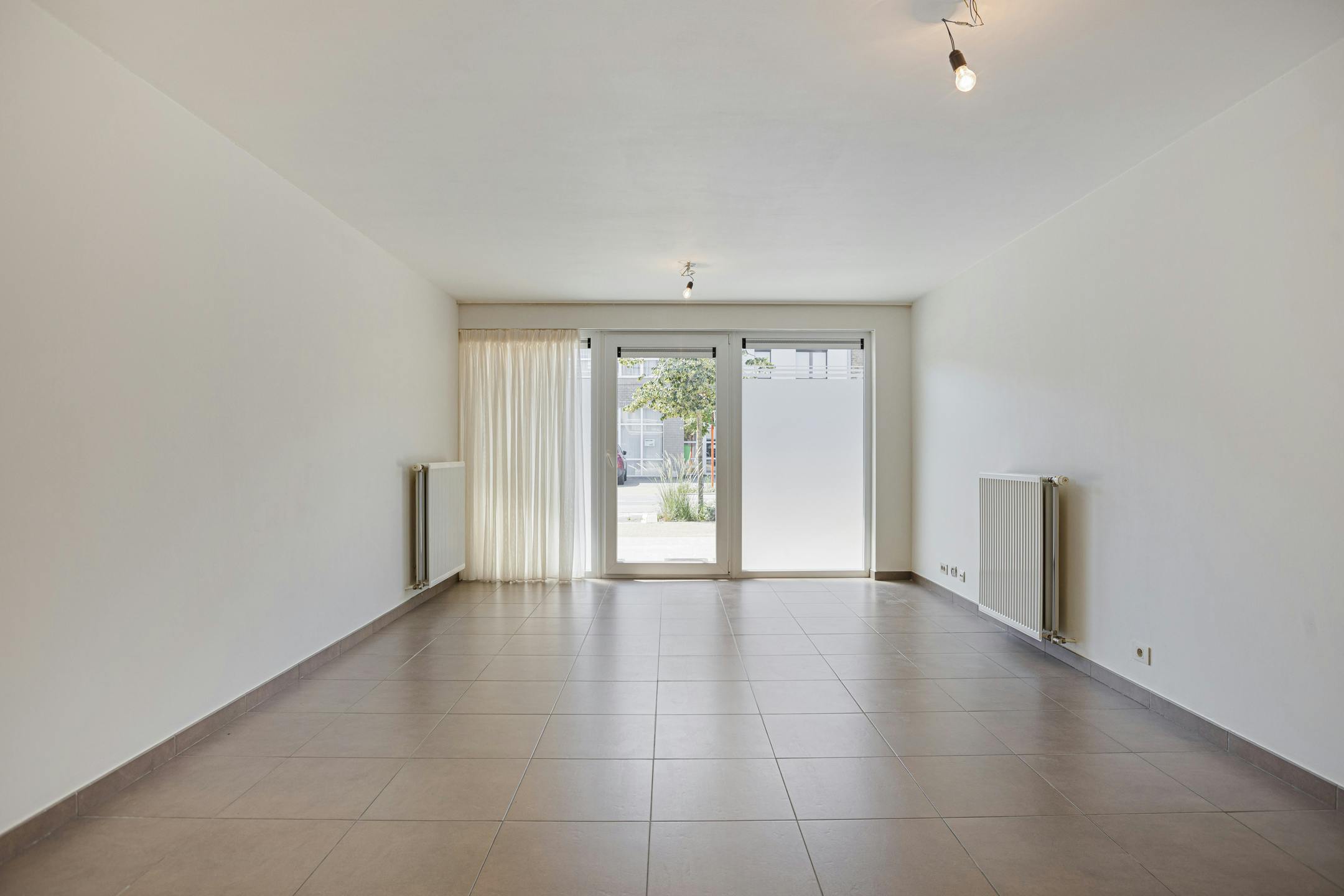 Instapklaar appartement met terras en ruime garage in Koksijde foto 2