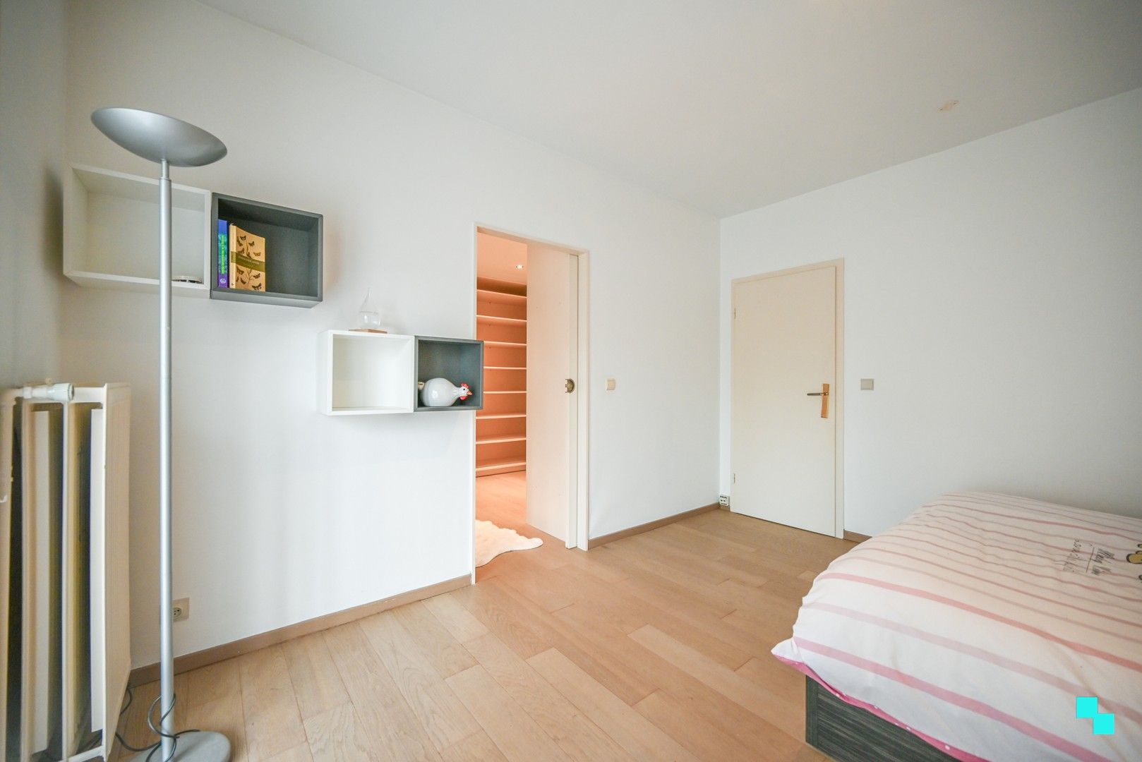 Ruim en praktisch appartement in residentiële laan in Kortrijk! foto 19