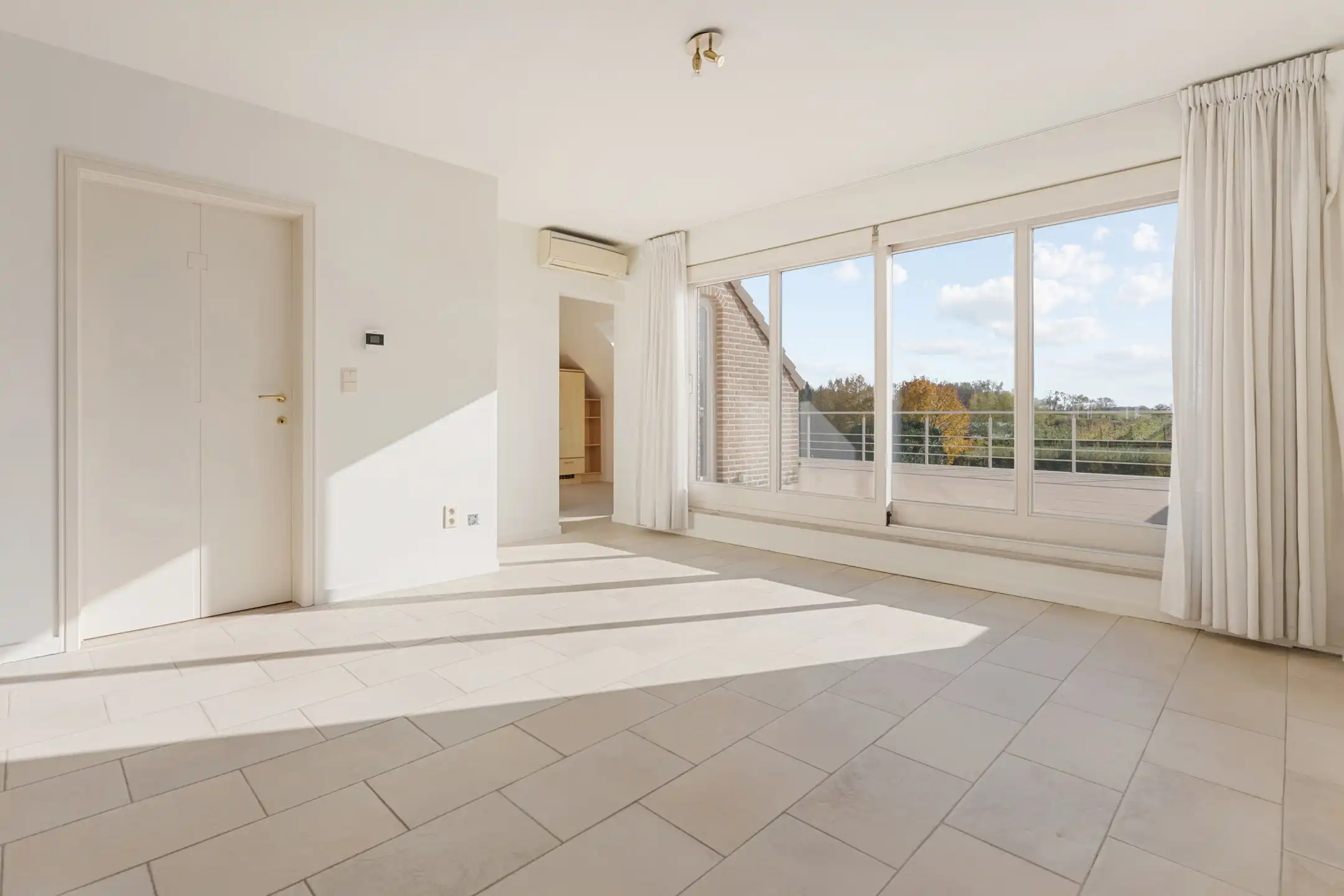 Duplex appartement met garage te Heukelom foto 6