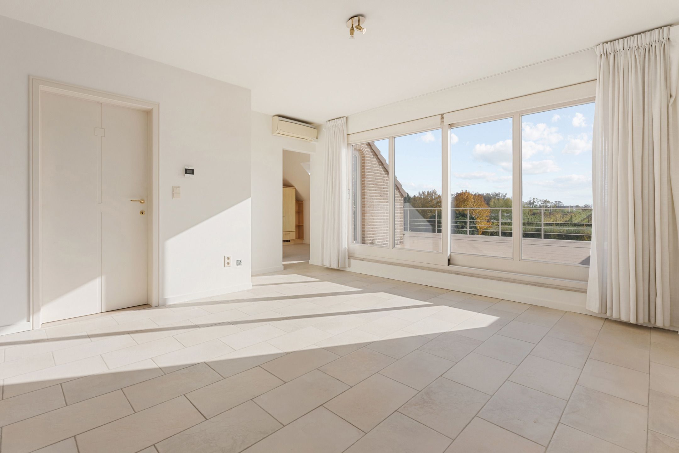 Duplex appartement met garage te Heukelom foto 6