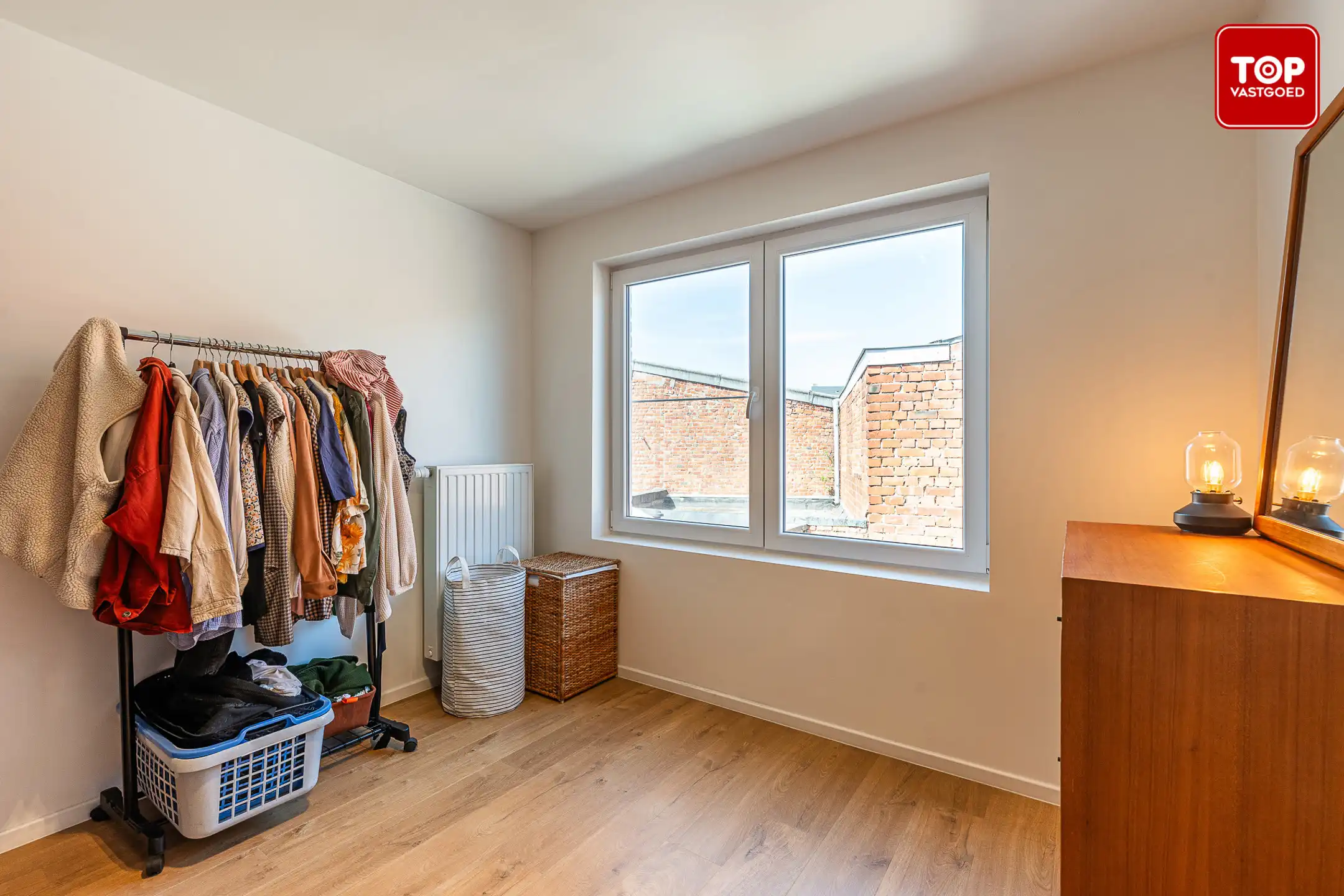 Totaal gerenoveerde woning (2021) met 4 slaapkamers. foto 16